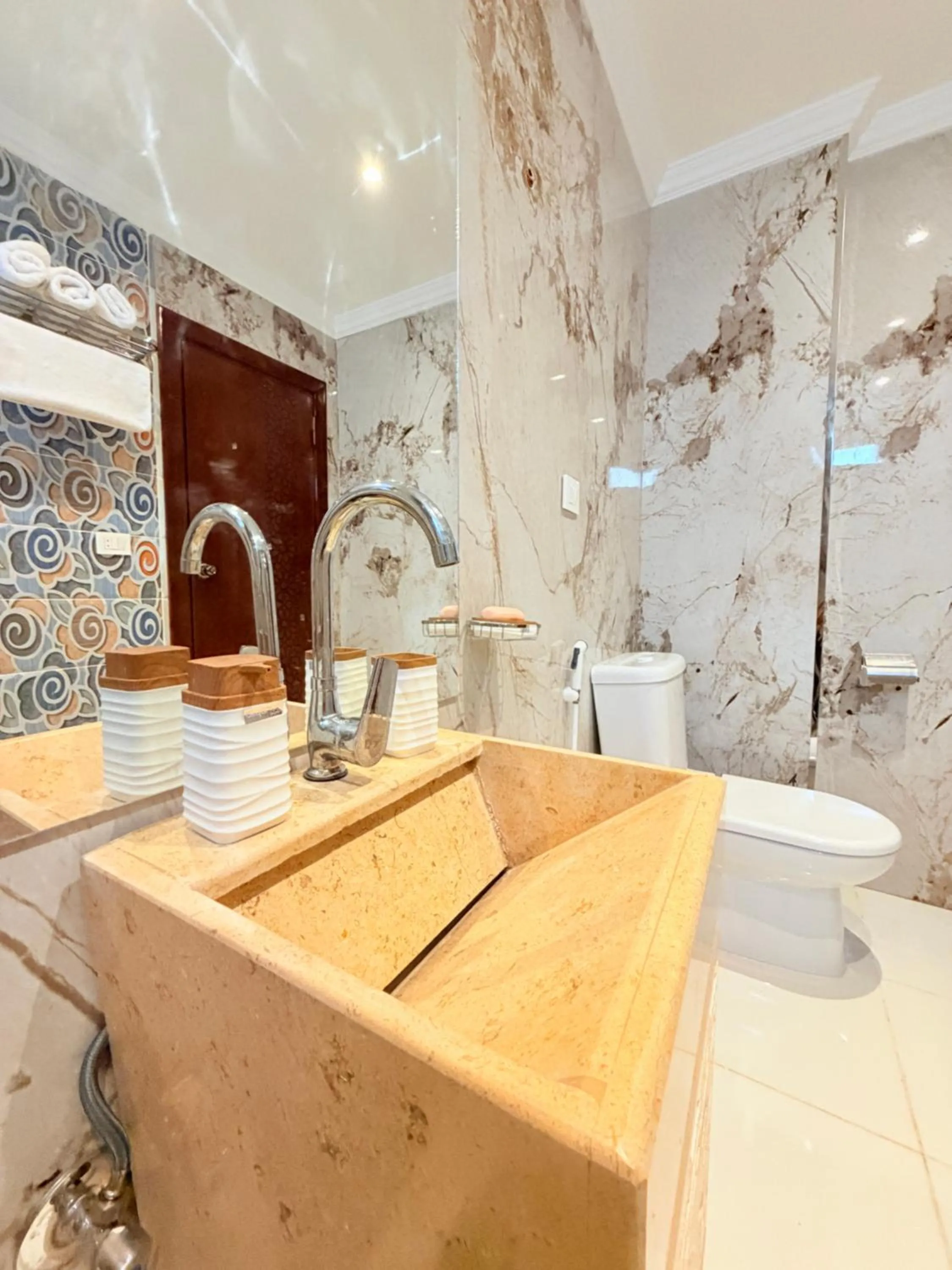 Eco green pyramids hotel