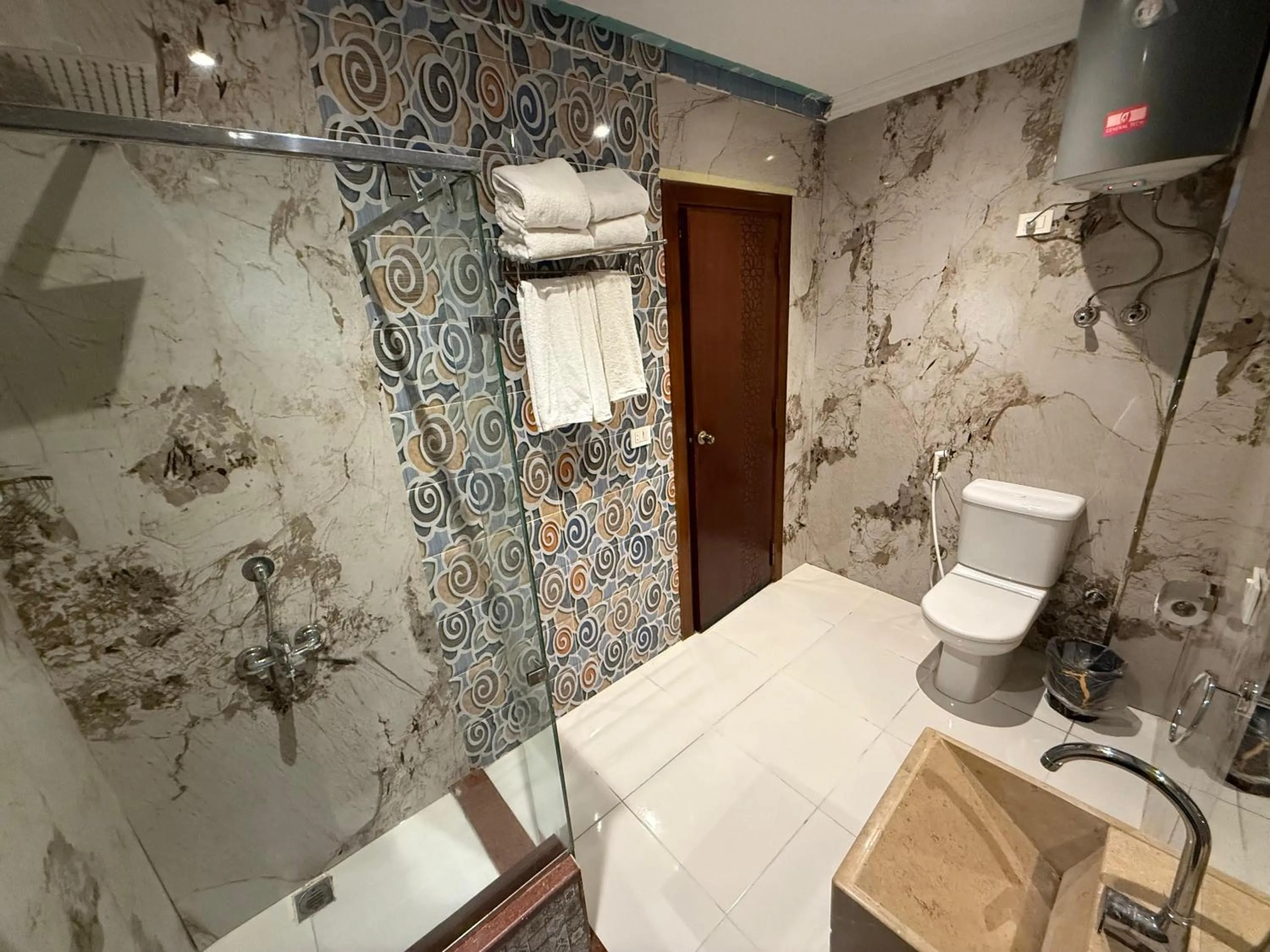 Eco green pyramids hotel