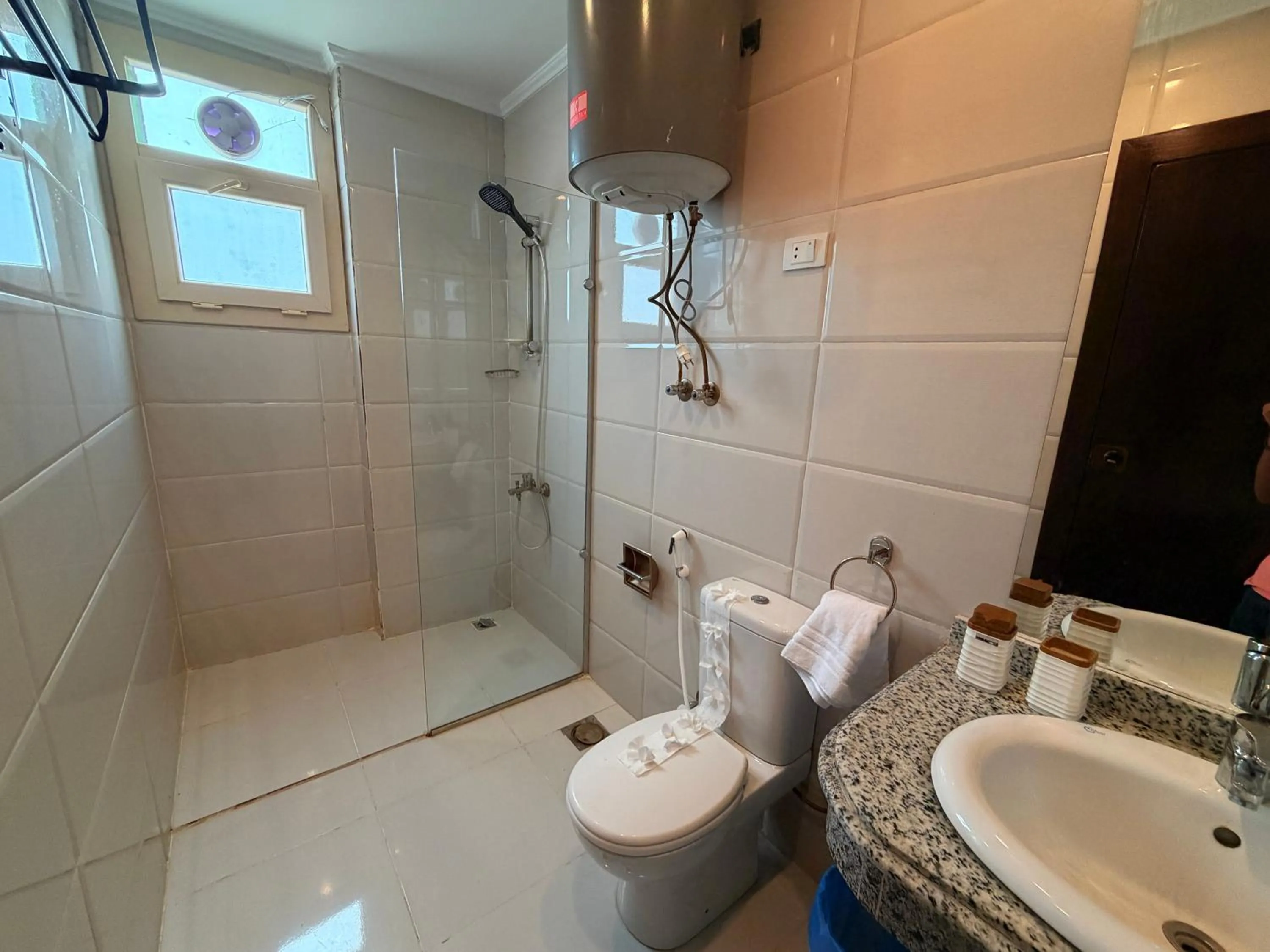 Eco green pyramids hotel