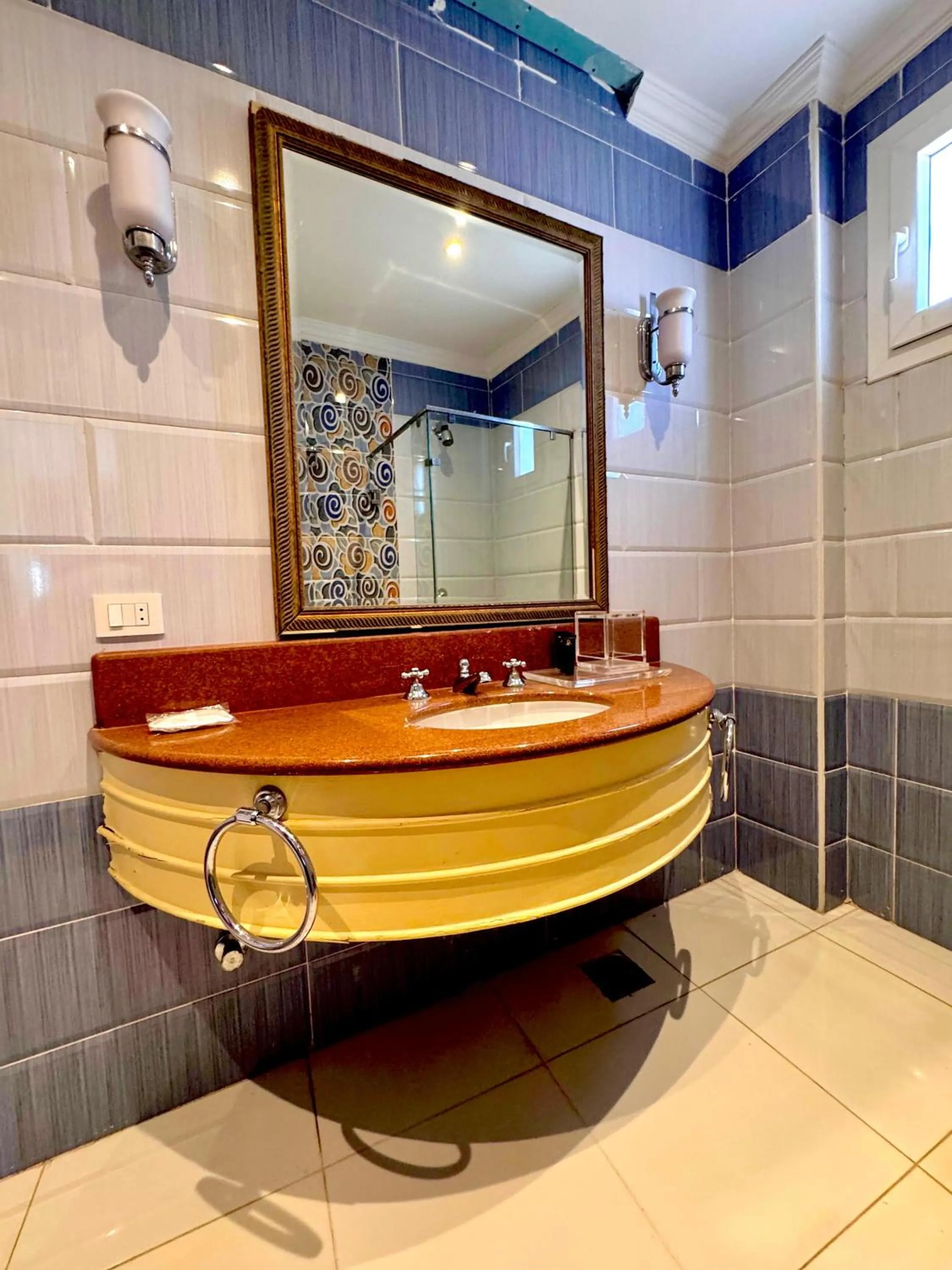 Bathroom in PYRAMIDS TOWER Inn