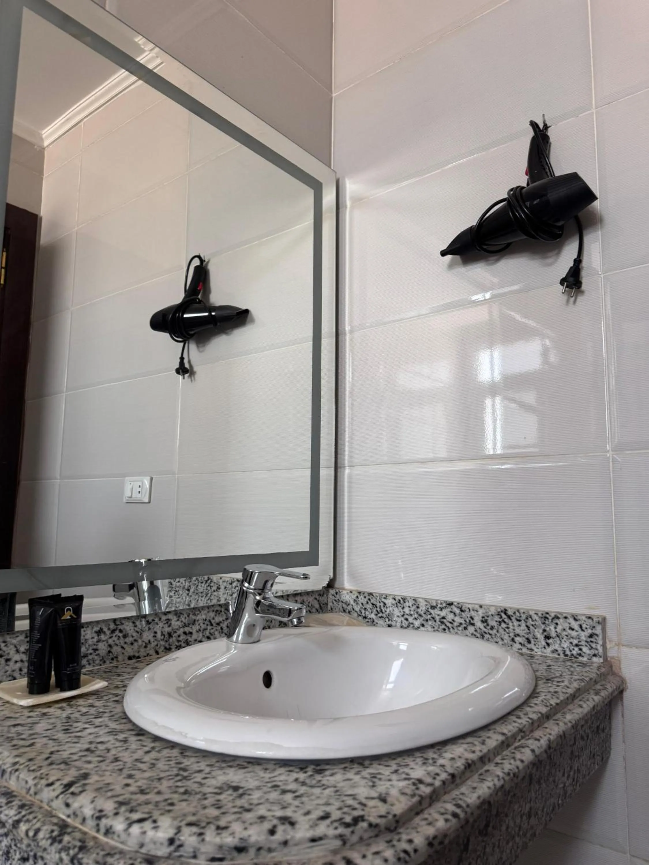 Shower in PYRAMIDS TOWER Inn