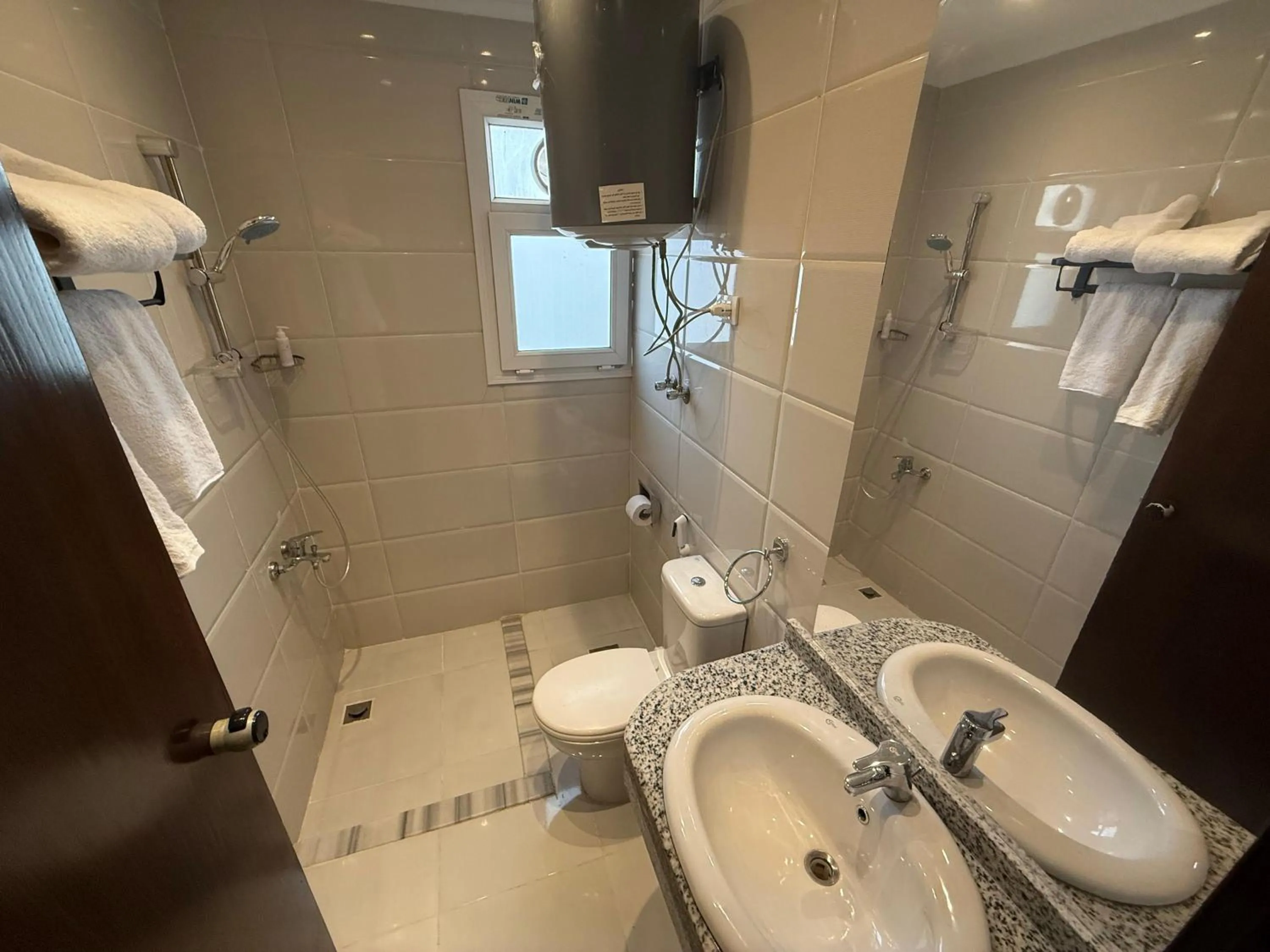 Eco green pyramids hotel