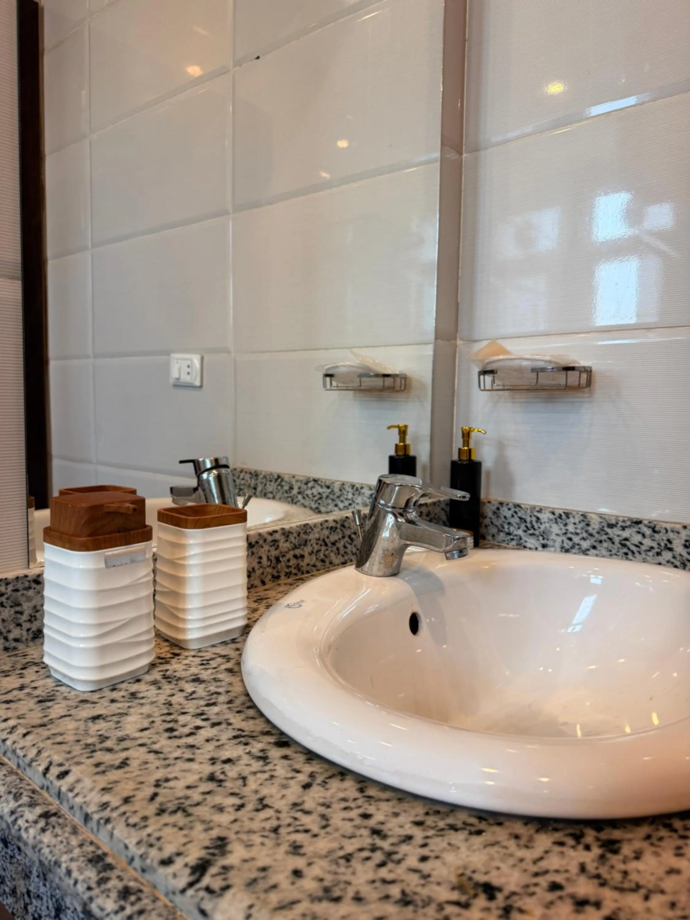 Eco green pyramids hotel