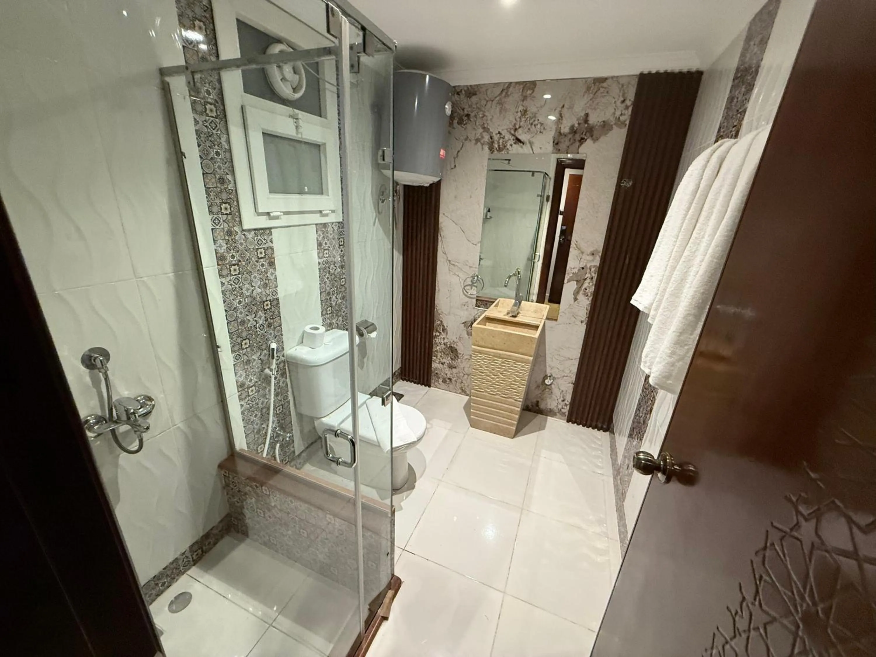 Eco green pyramids hotel