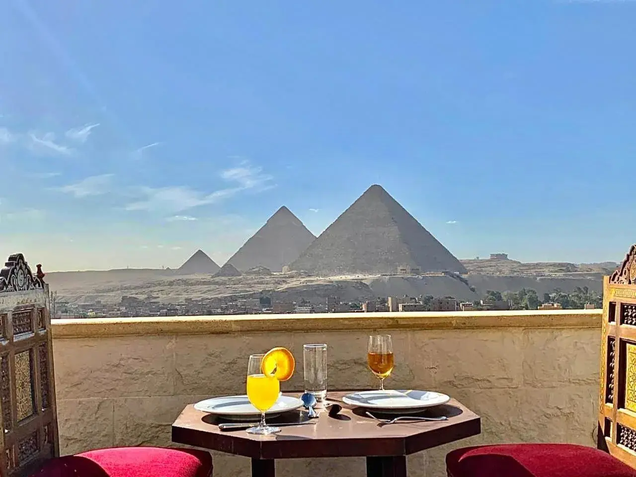 DELUXE SUITE QUEEN BED - single occupancy - CITY VIEW in PYRAMIDS TOWER Inn DELUXE SUITE QUEEN BED - single occupancy - CITY VIEW in PYRAMIDS TOWER Inn