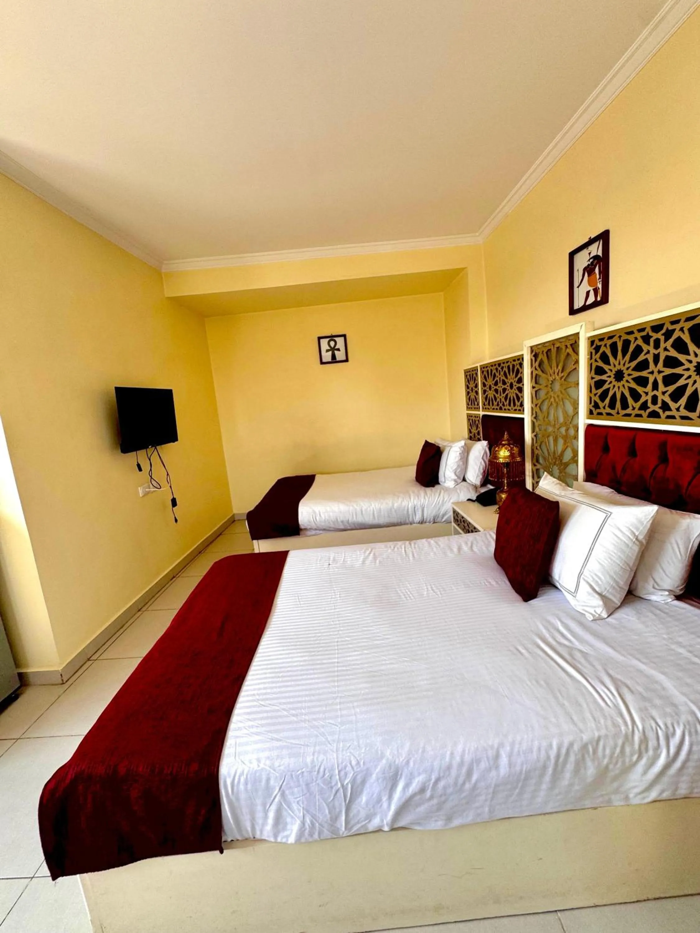 Photo of the whole room, Bed in PYRAMIDS TOWER Inn