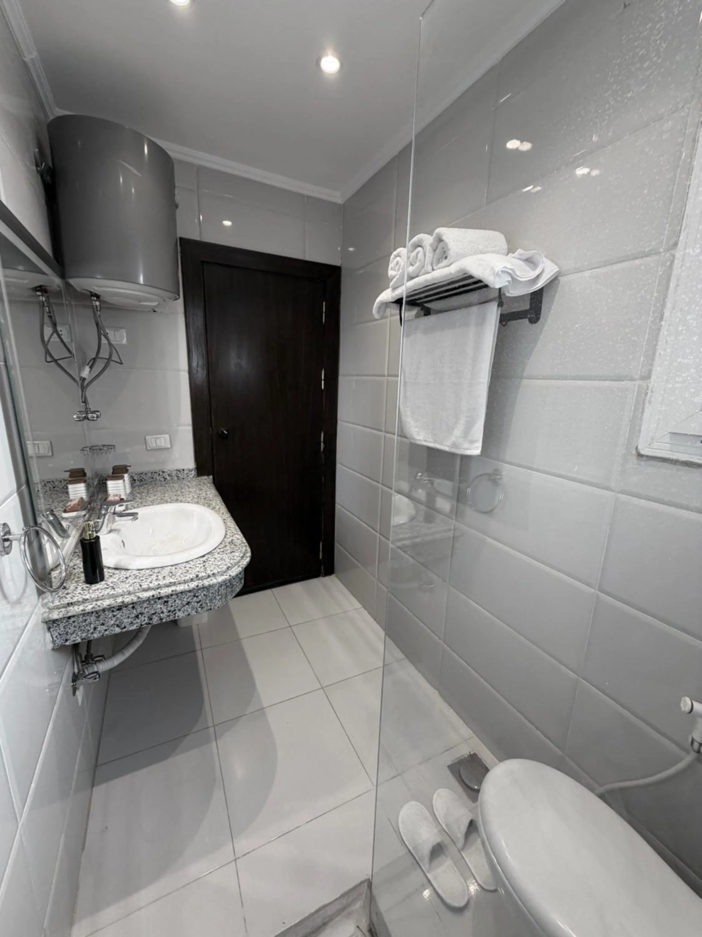 Eco green pyramids hotel