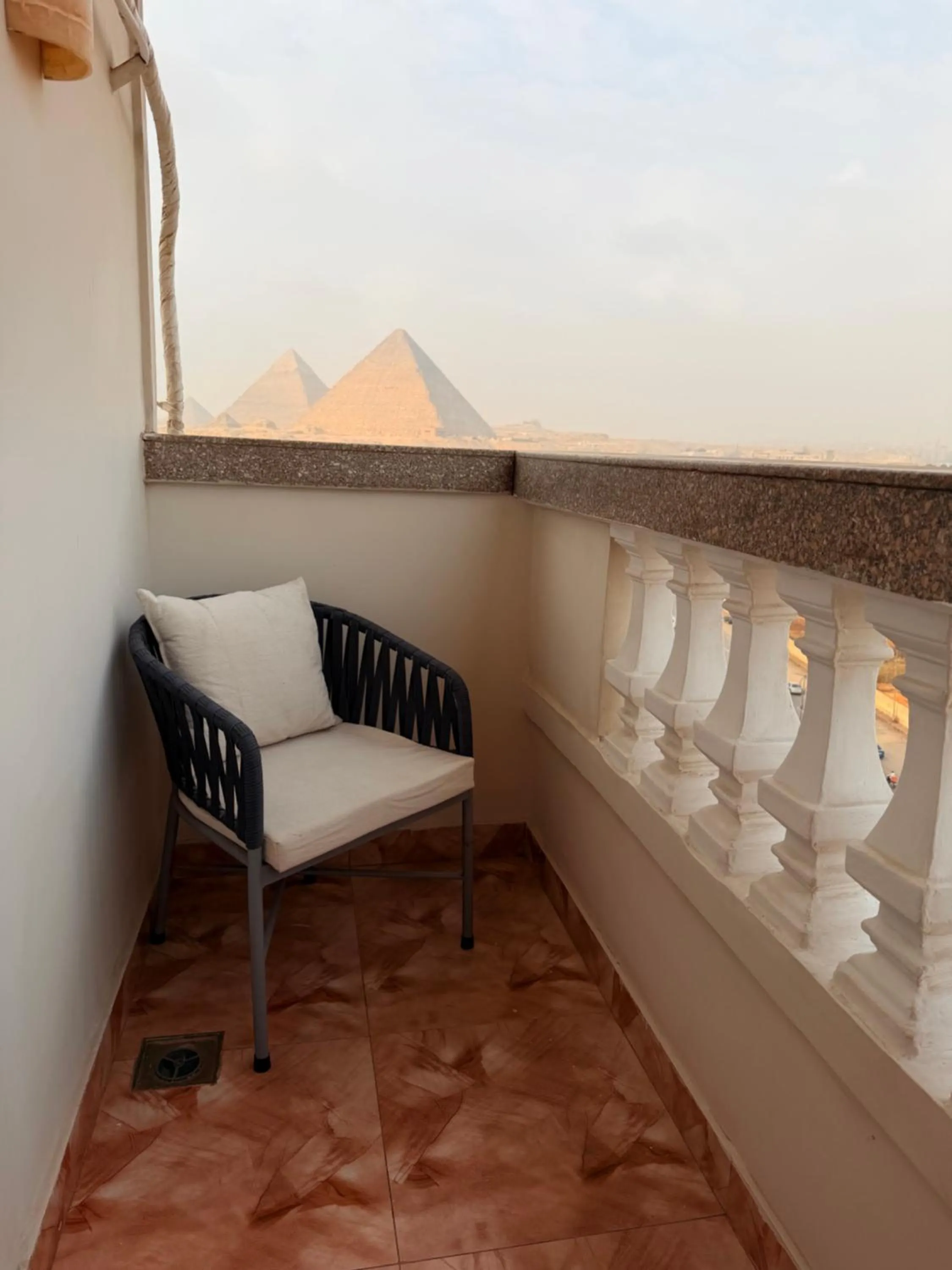 Eco green pyramids hotel