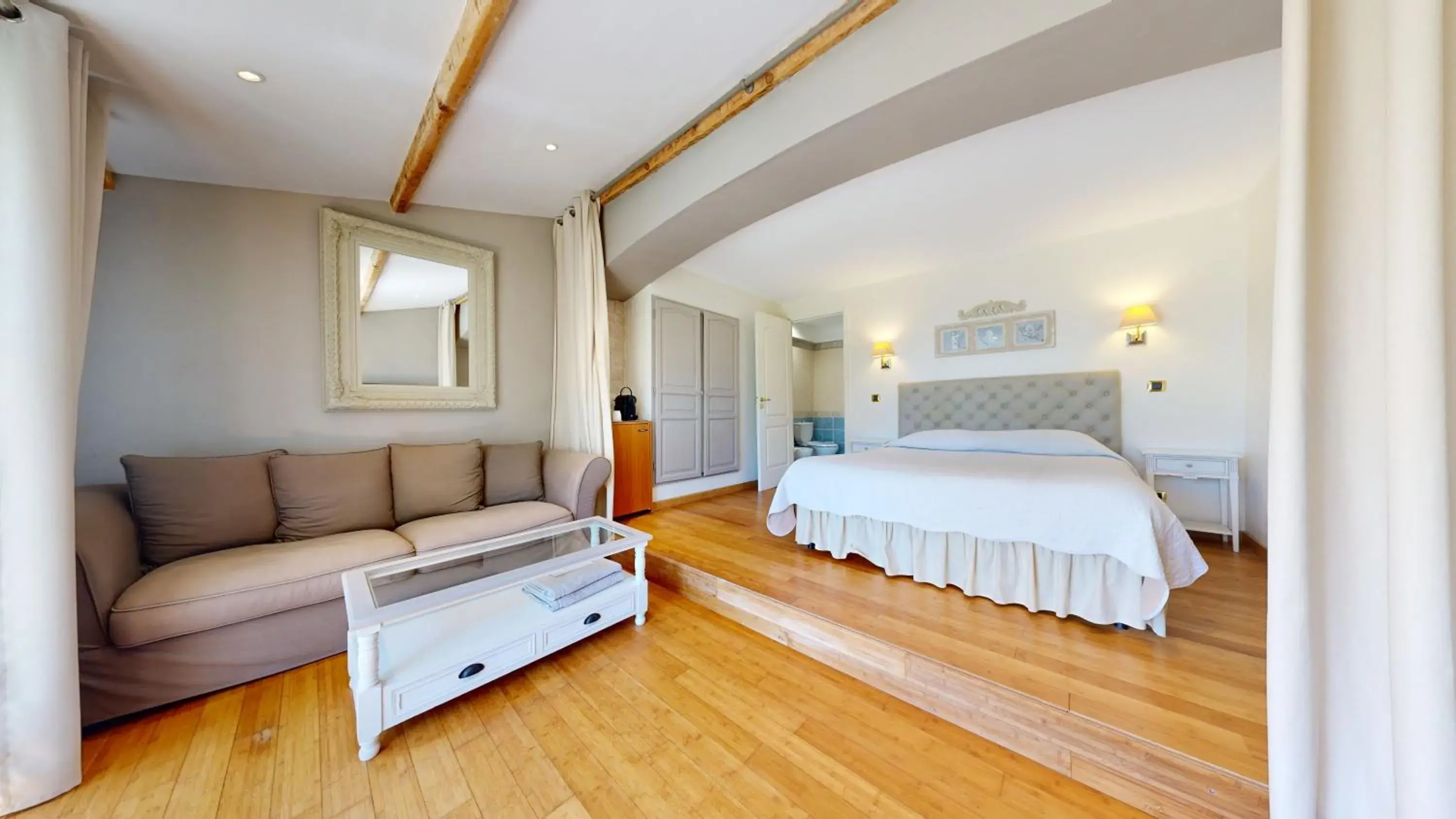 Privilege Room in La Petite Auberge Privilege Room in La Petite Auberge