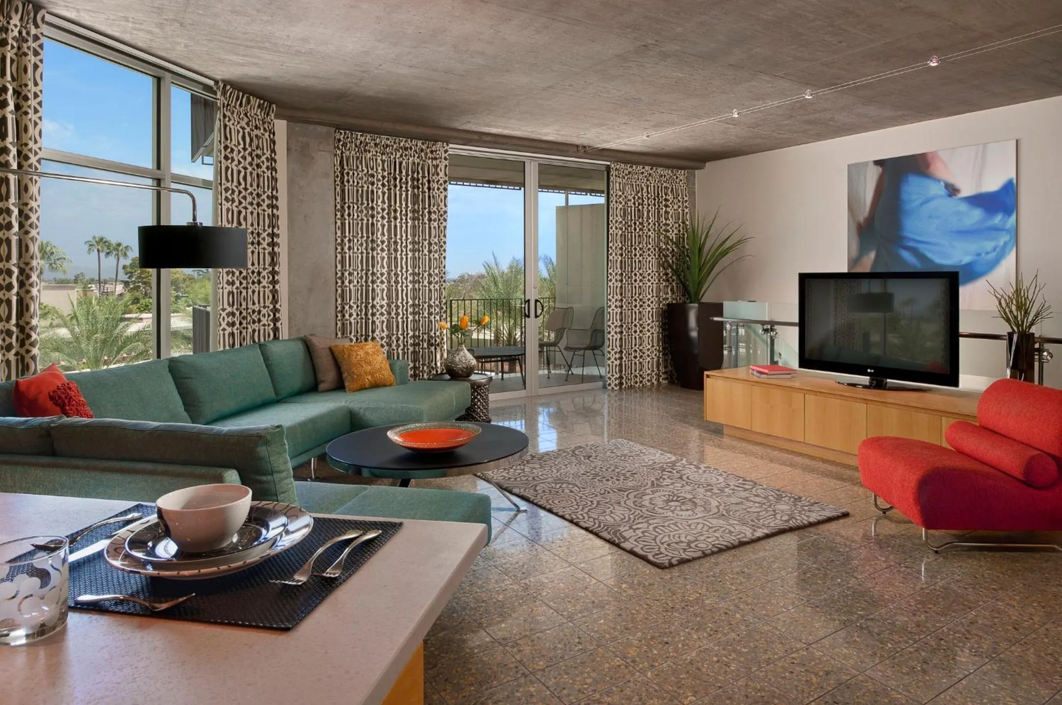 TV and multimedia in Hotel Valley Ho