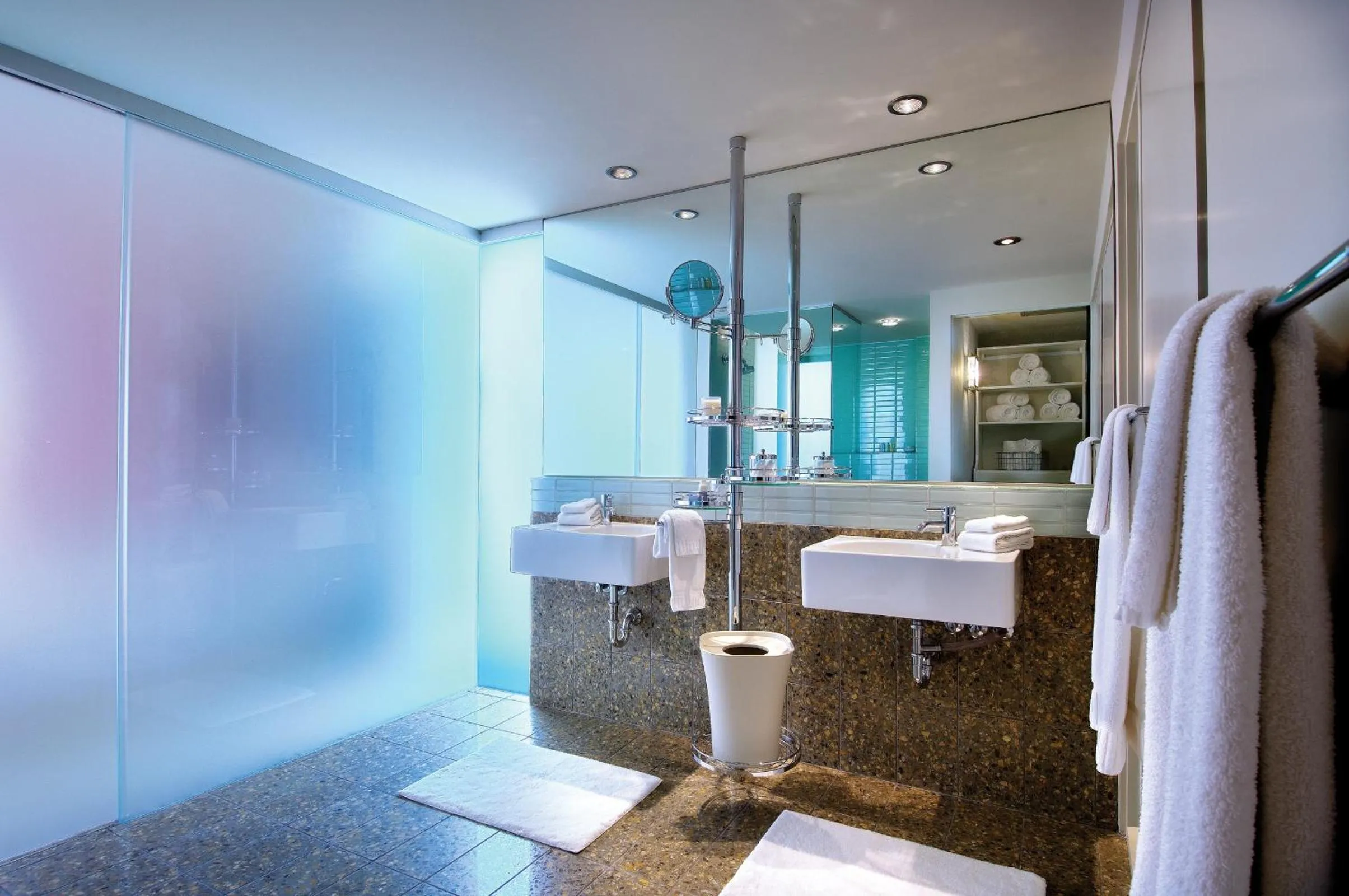 Toilet in Hotel Valley Ho