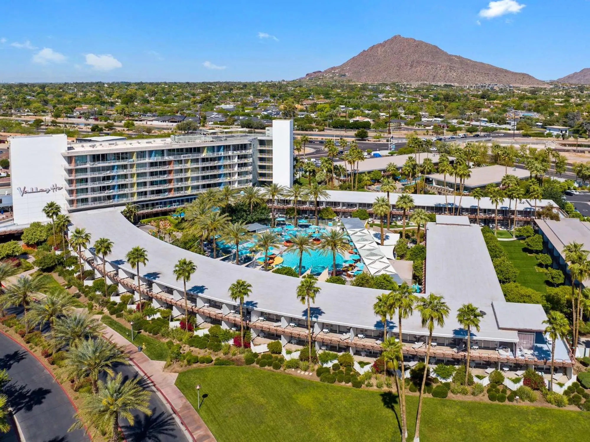 Property building in Hotel Valley Ho