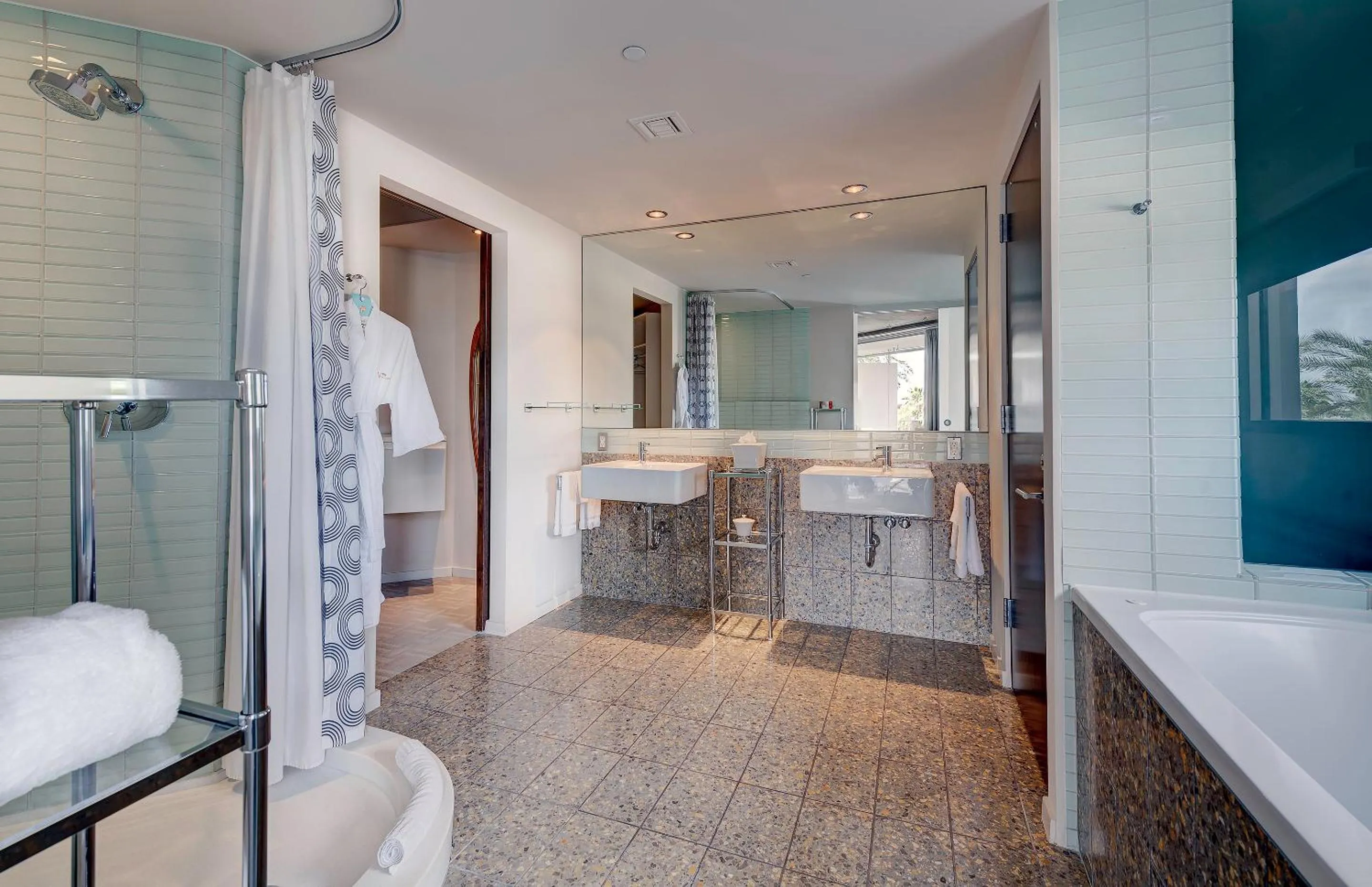 Shower in Hotel Valley Ho