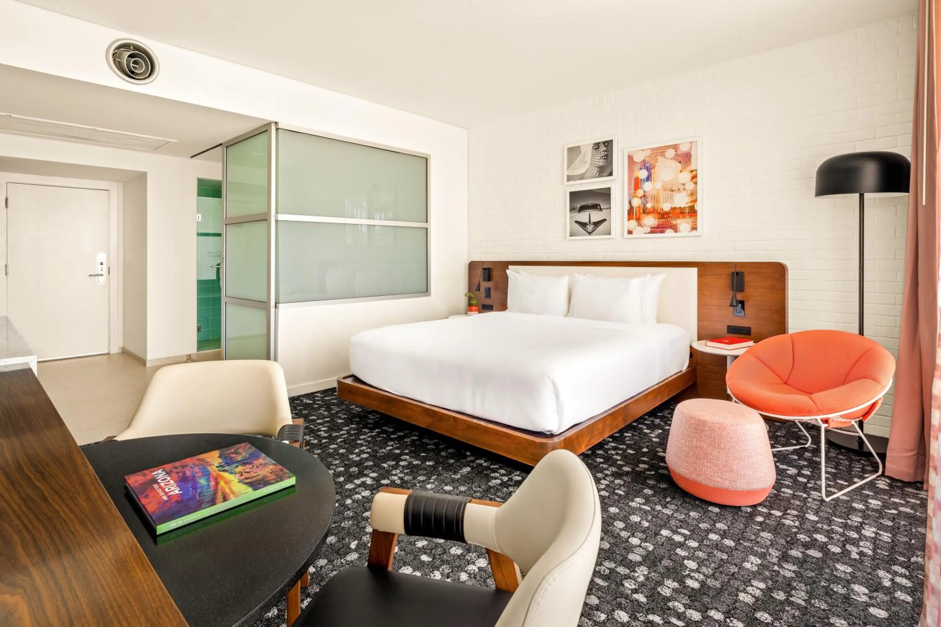 Bed in Hotel Valley Ho