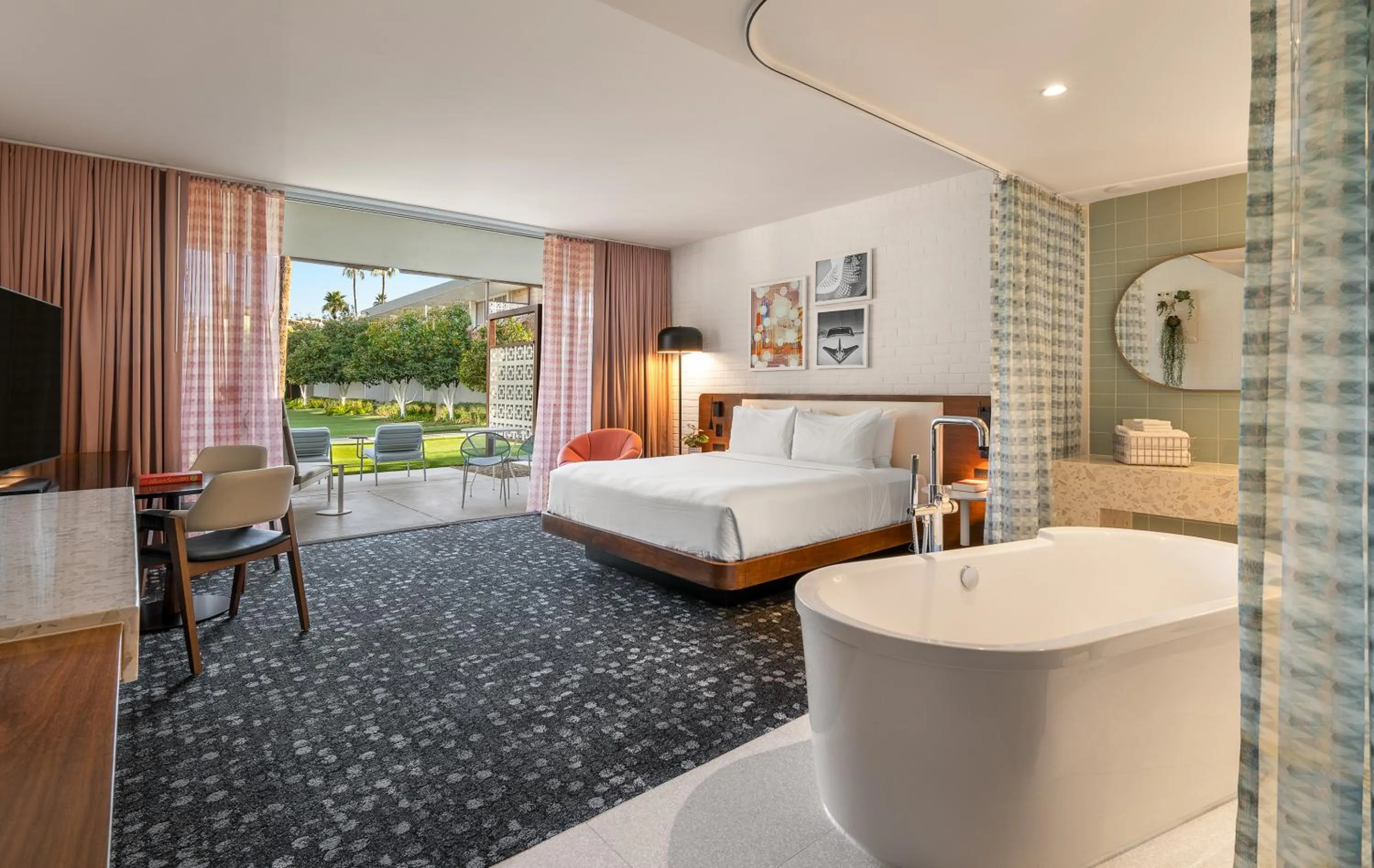 Bed in Hotel Valley Ho