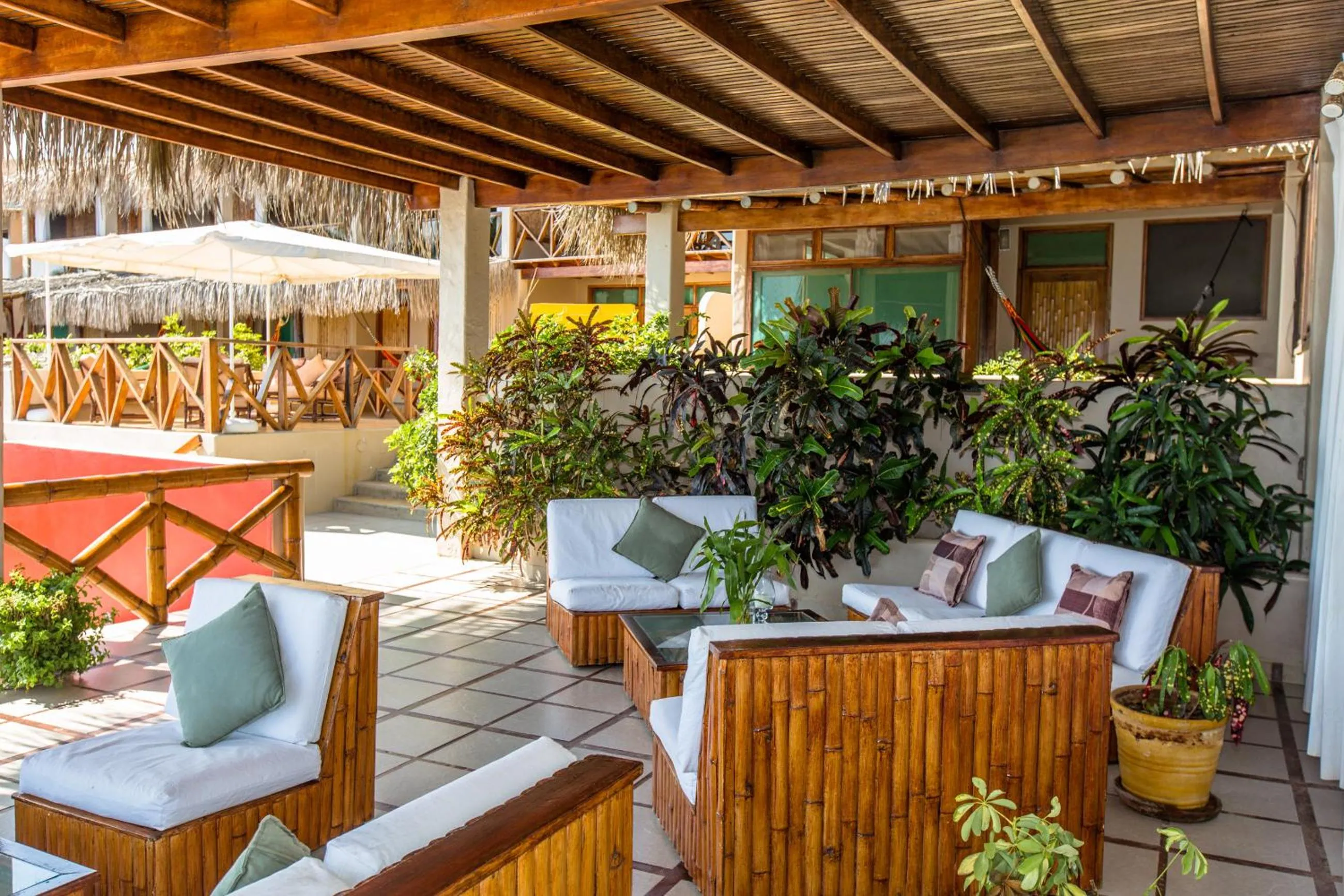 Casa de Playa Bungalows & Restaurant
