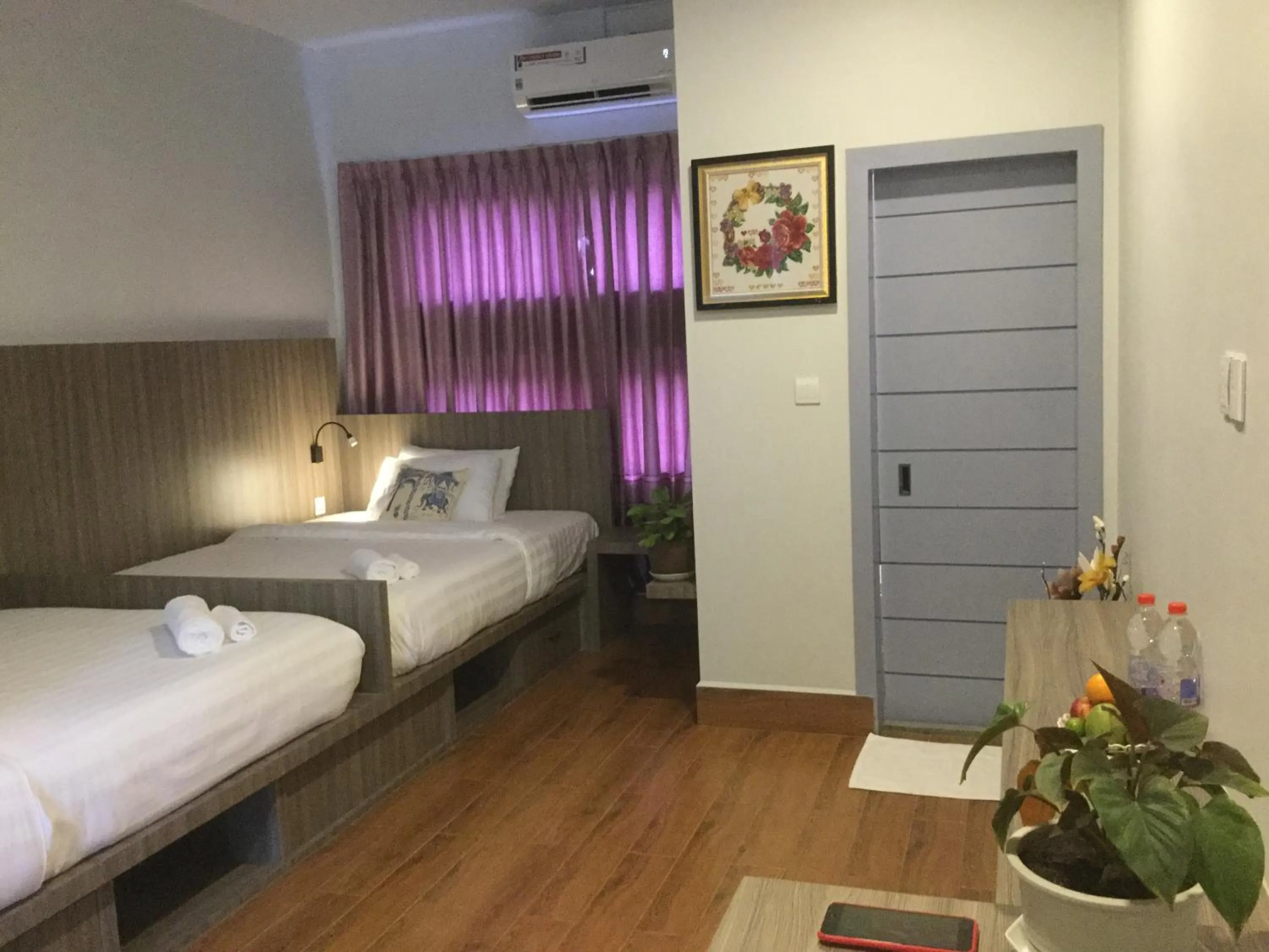 Photo of the whole room, Bed in 2N Residence