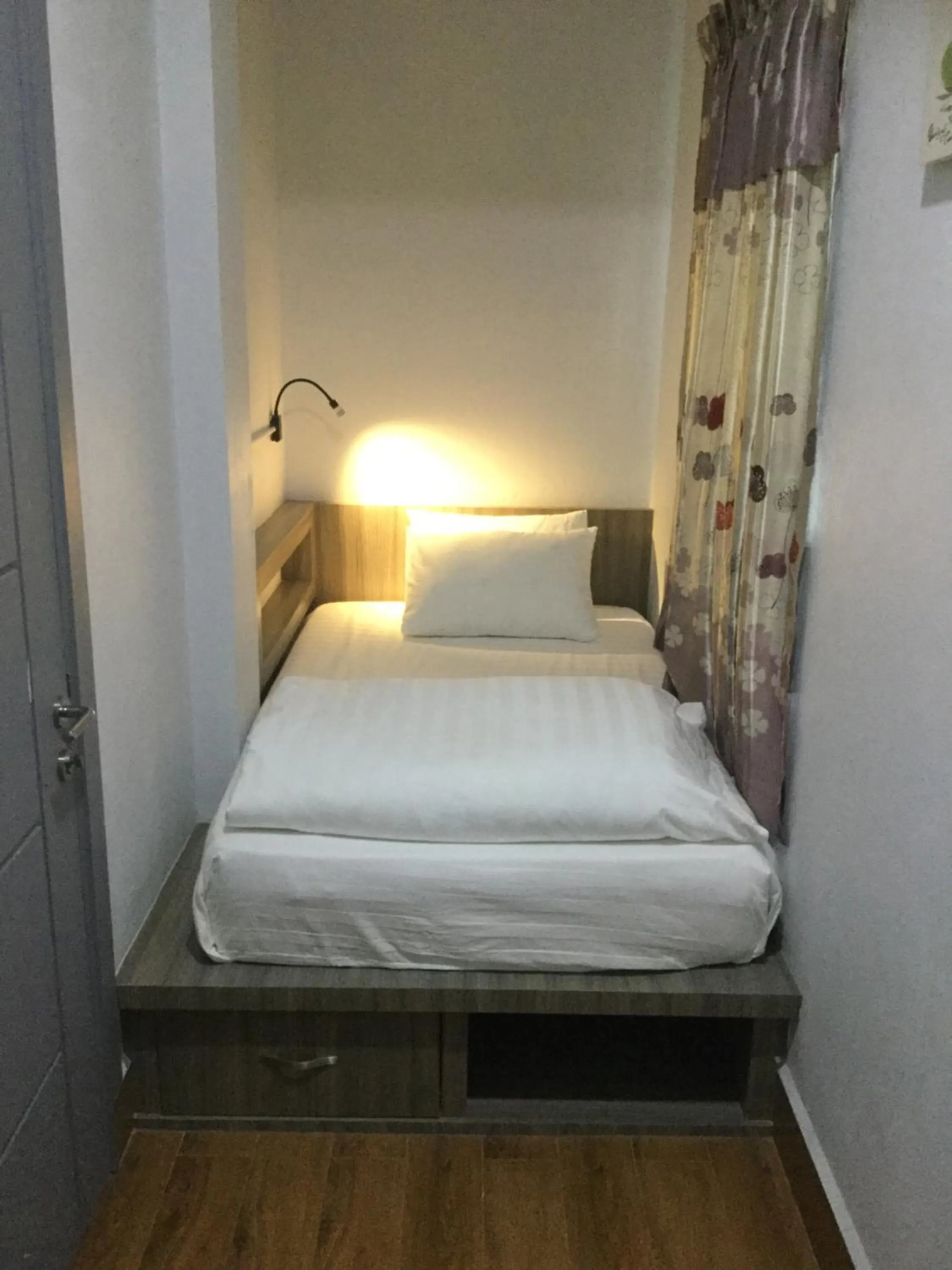 Bed in 2N Residence