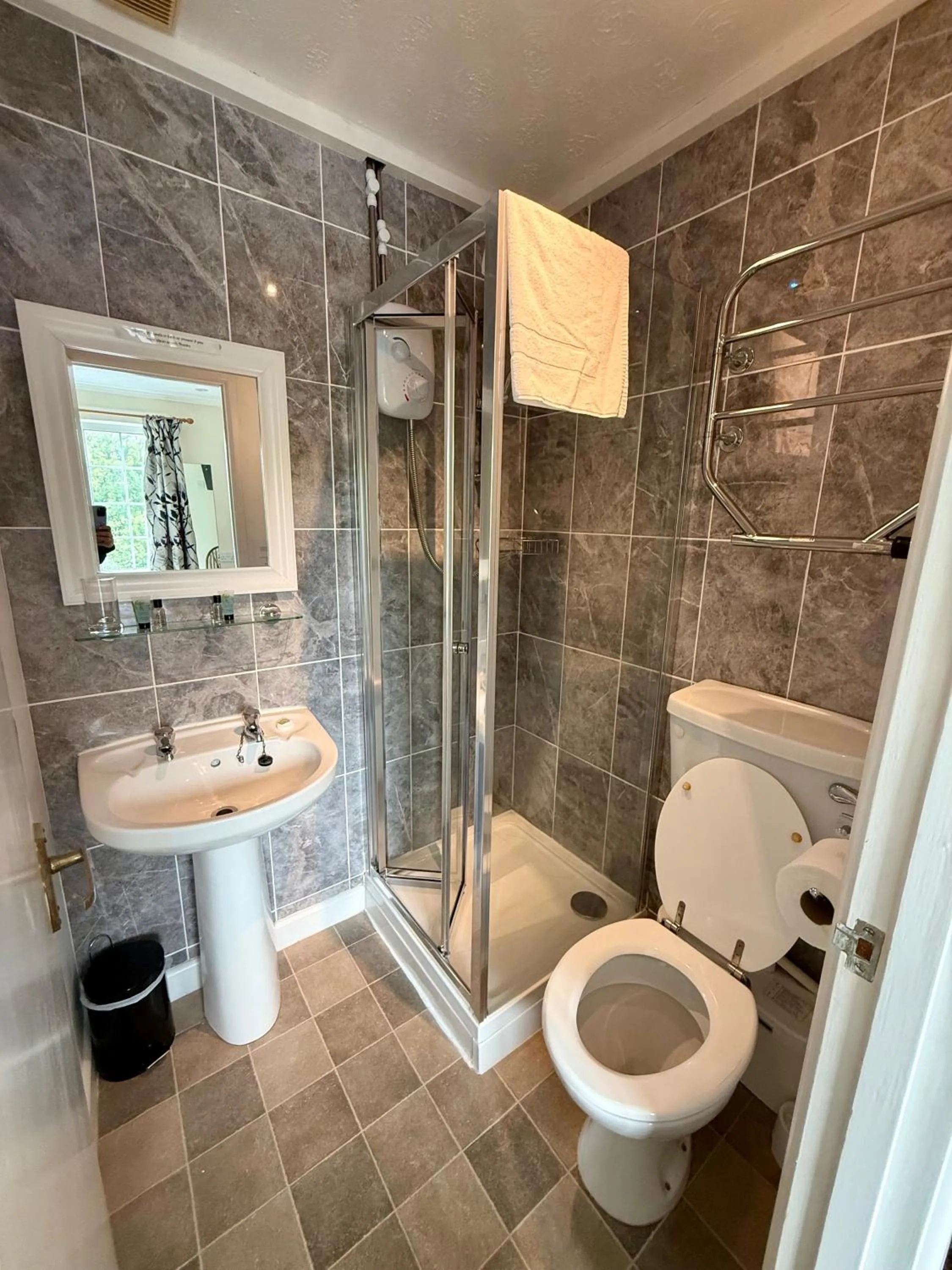 Bathroom in Trengilly Wartha Inn