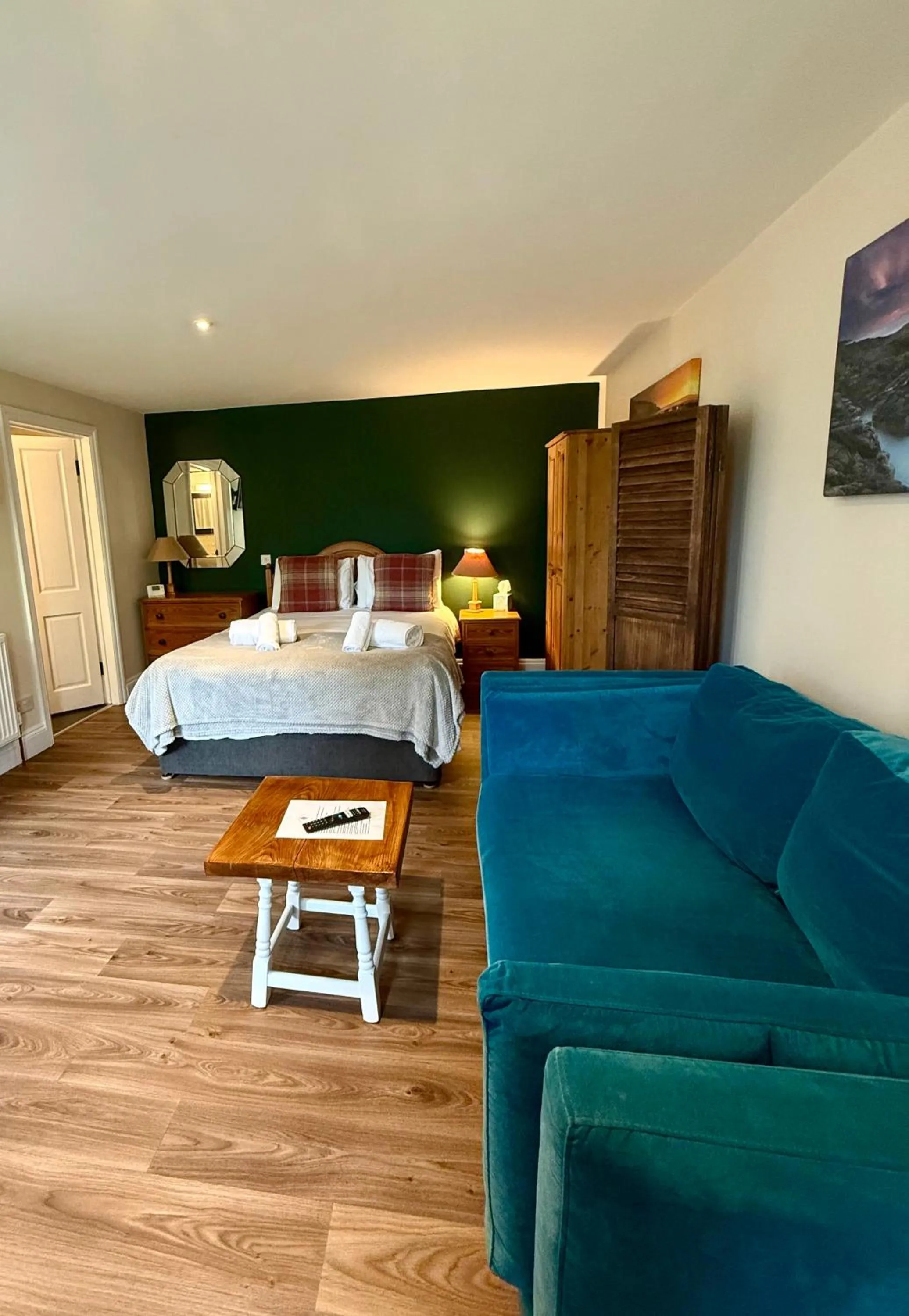 Living room, Bed in Trengilly Wartha Inn