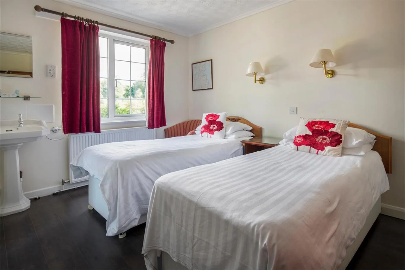 Bed in Trengilly Wartha Inn