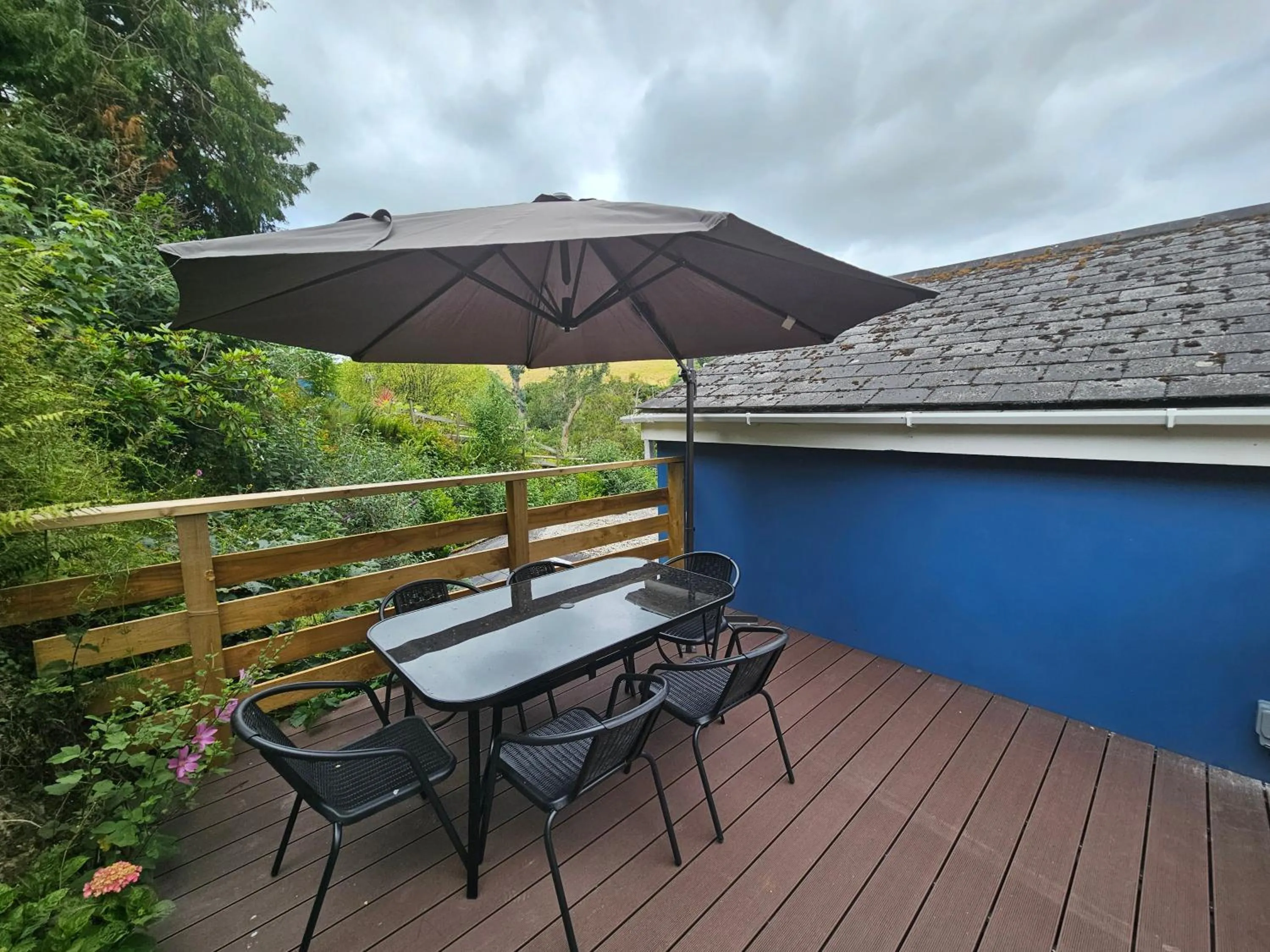 Patio in Trengilly Wartha Inn