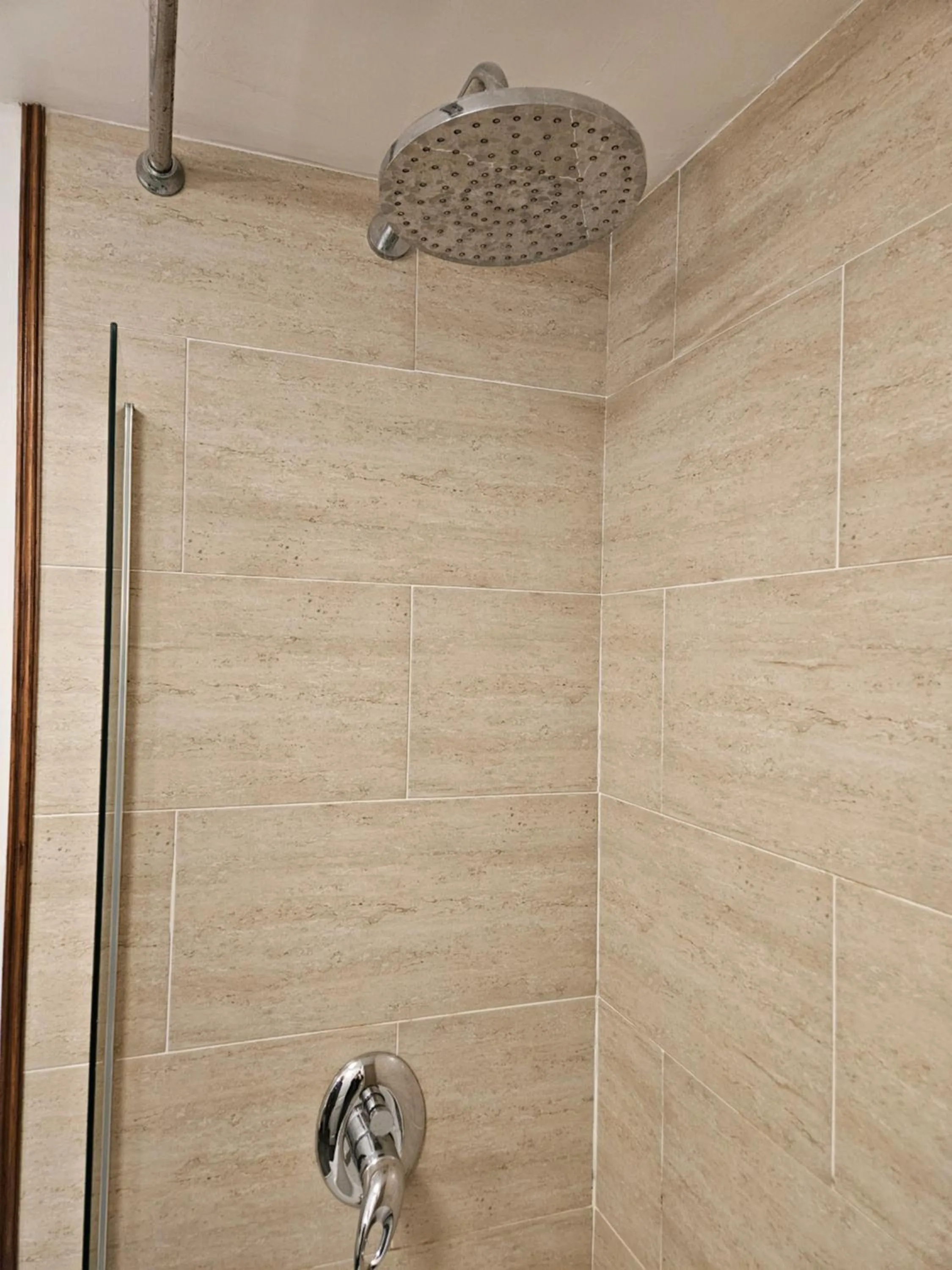 Shower in Trengilly Wartha Inn