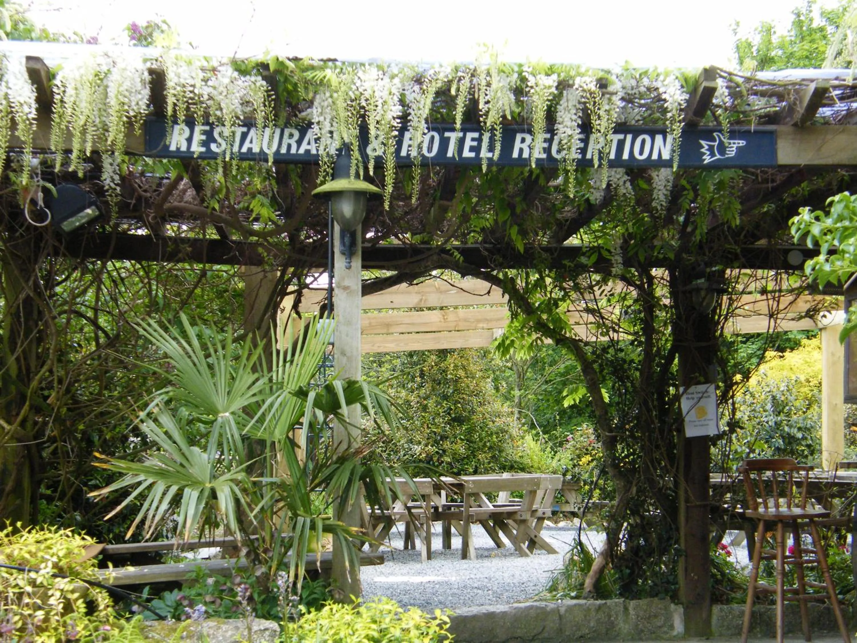 Patio in Trengilly Wartha Inn