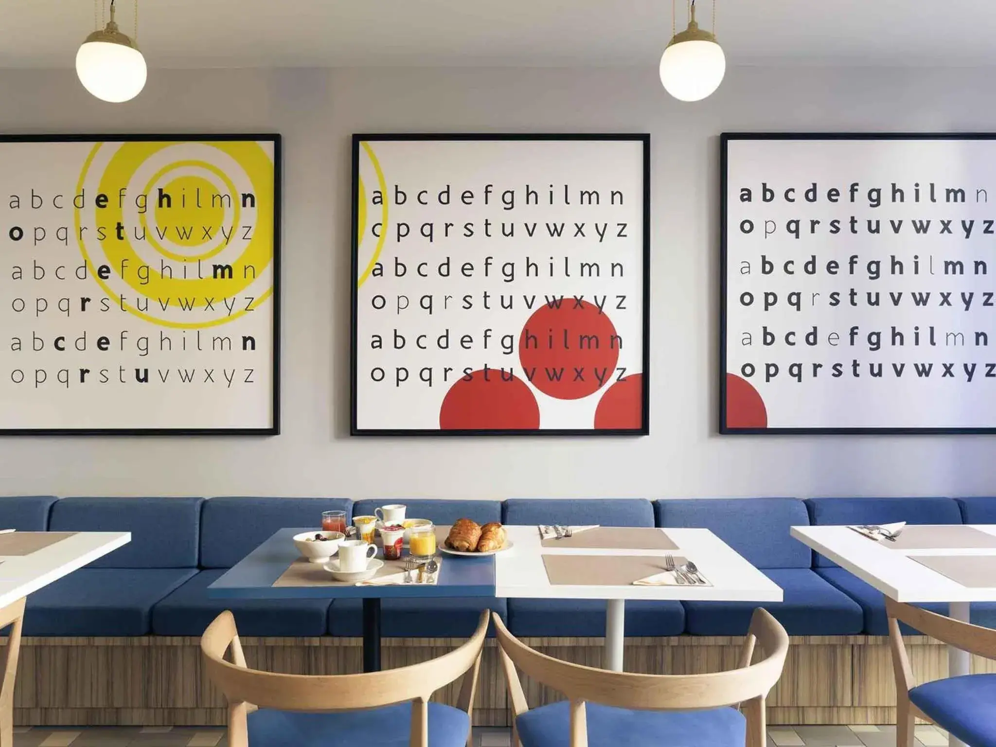 Lounge or bar in Mercure Rennes Centre Parlement Lounge or bar in Mercure Rennes Centre Parlement