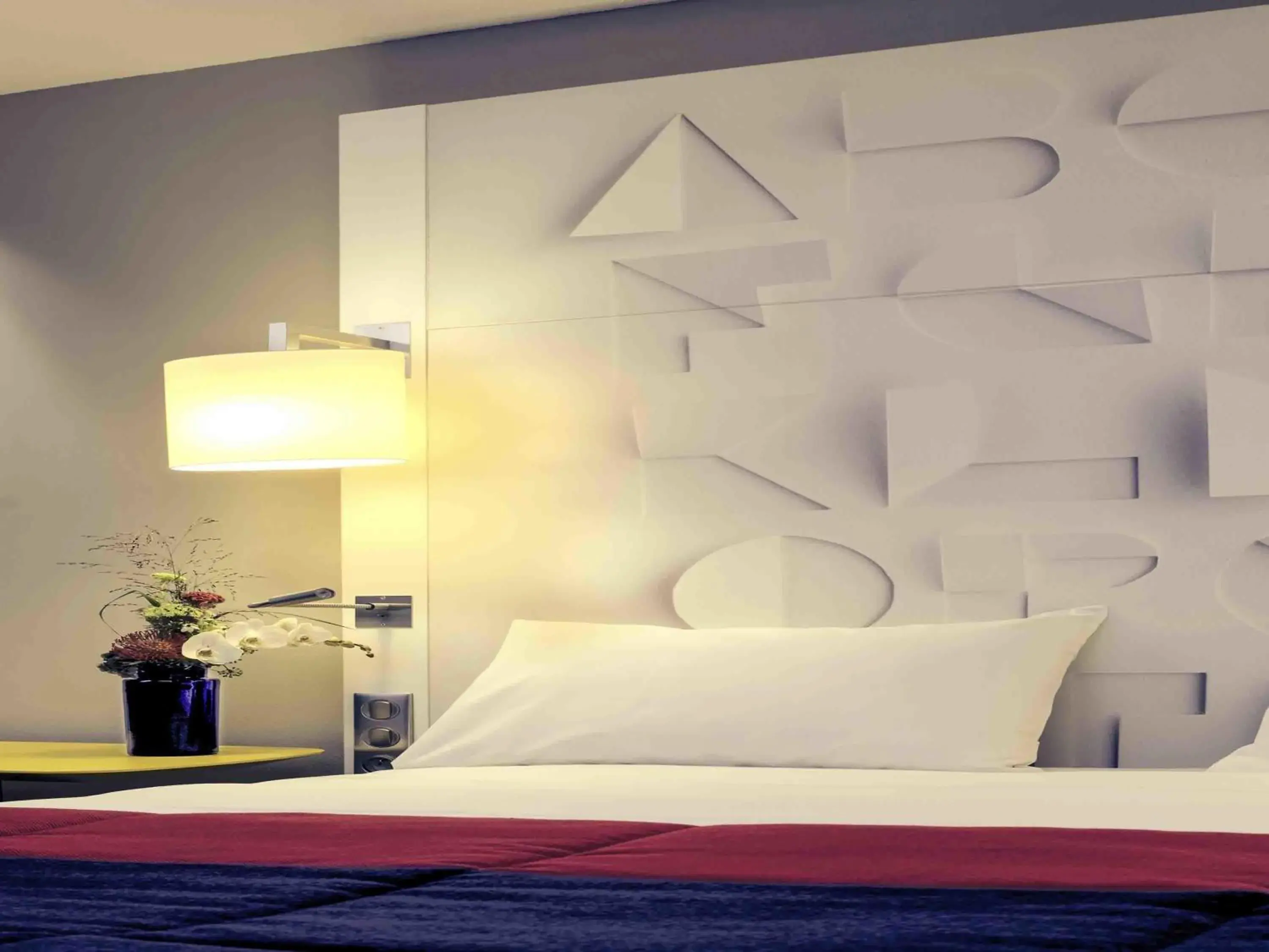 Bedroom, Bed in Mercure Rennes Centre Parlement Bedroom, Bed in Mercure Rennes Centre Parlement