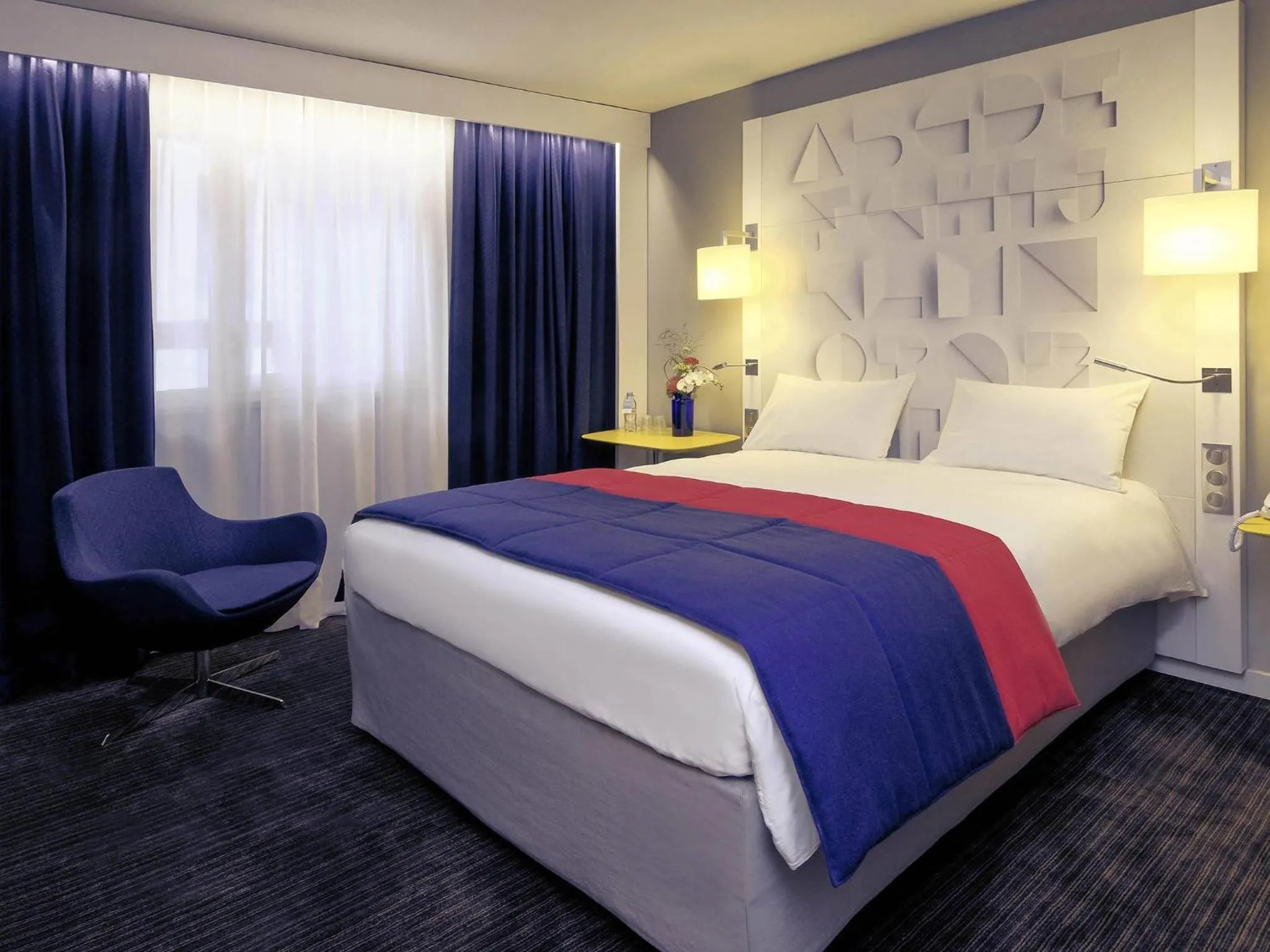 Bedroom, Bed in Mercure Rennes Centre Parlement