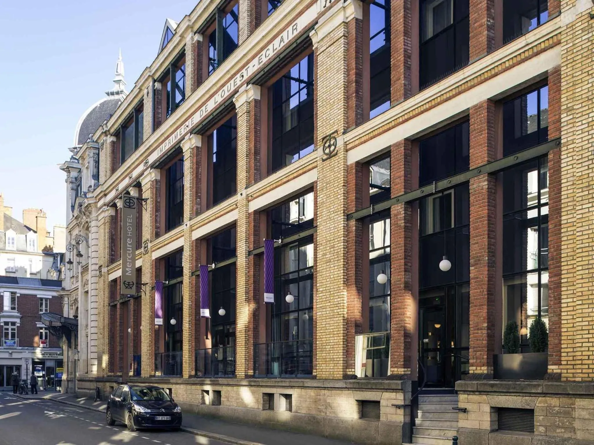 Property building in Mercure Rennes Centre Parlement