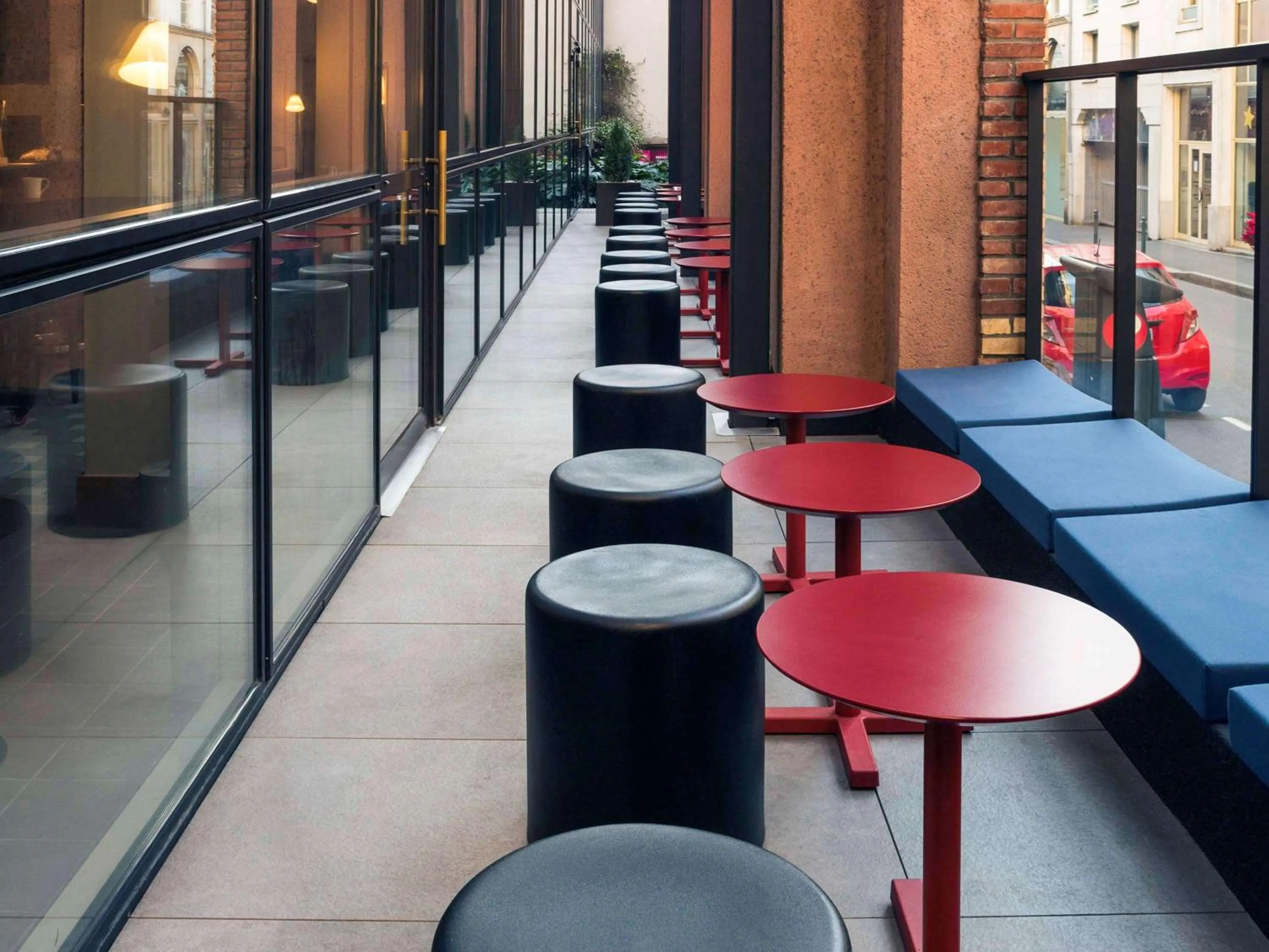 Restaurant/places to eat in Mercure Rennes Centre Parlement