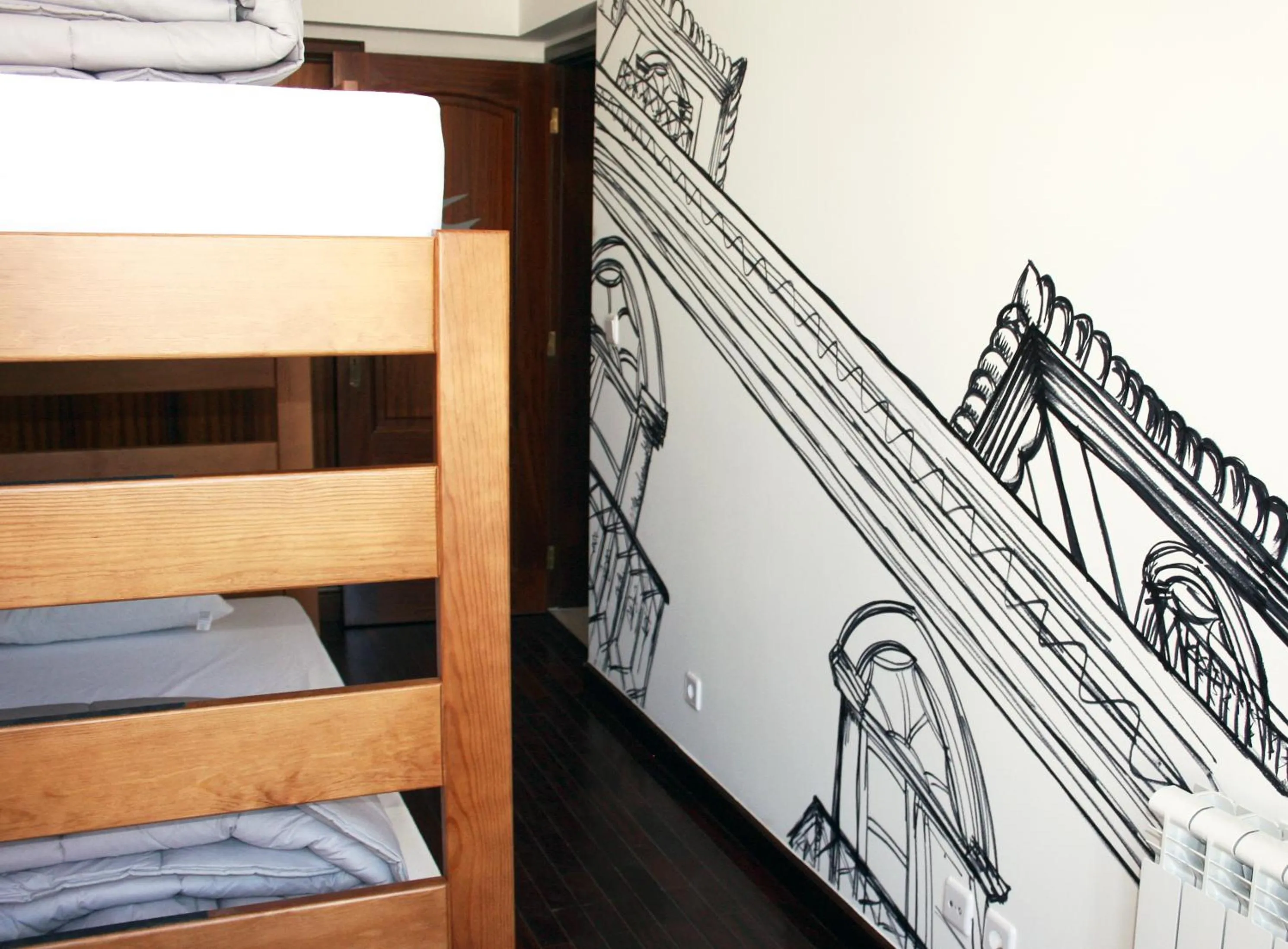 Photo of the whole room, Bed in Hostel 2300 Thomar