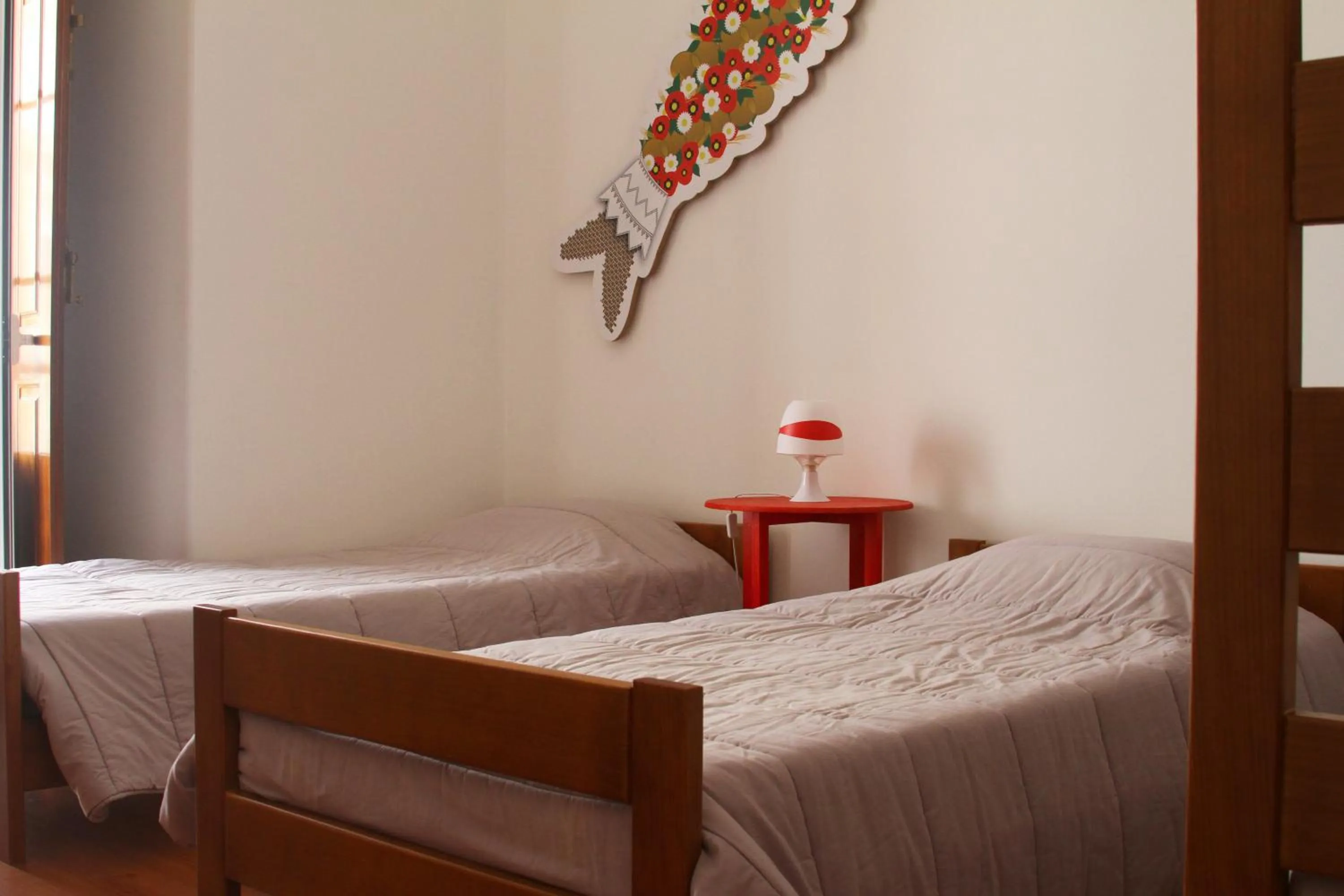 Photo of the whole room, Bed in Hostel 2300 Thomar