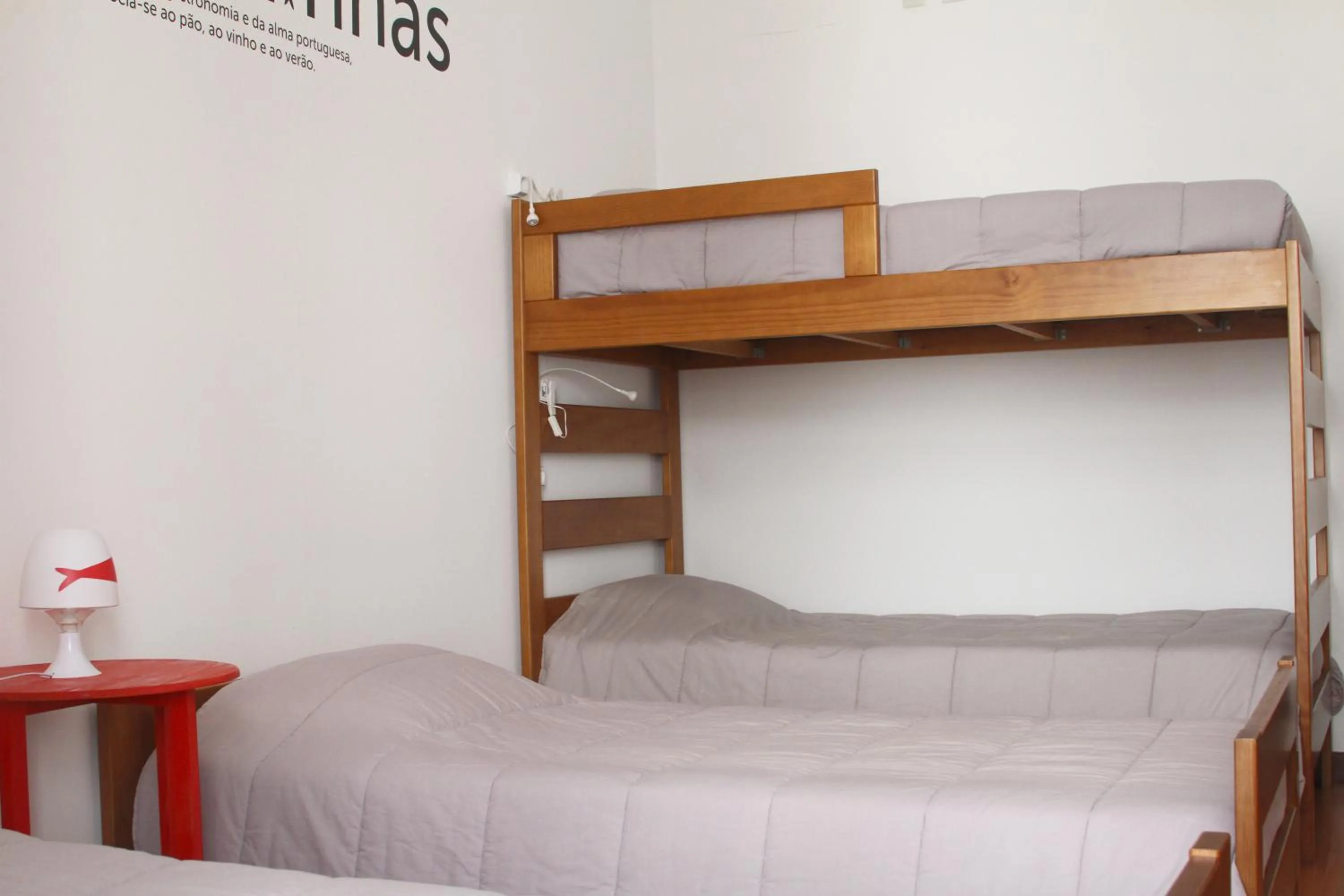 Photo of the whole room, Bed in Hostel 2300 Thomar