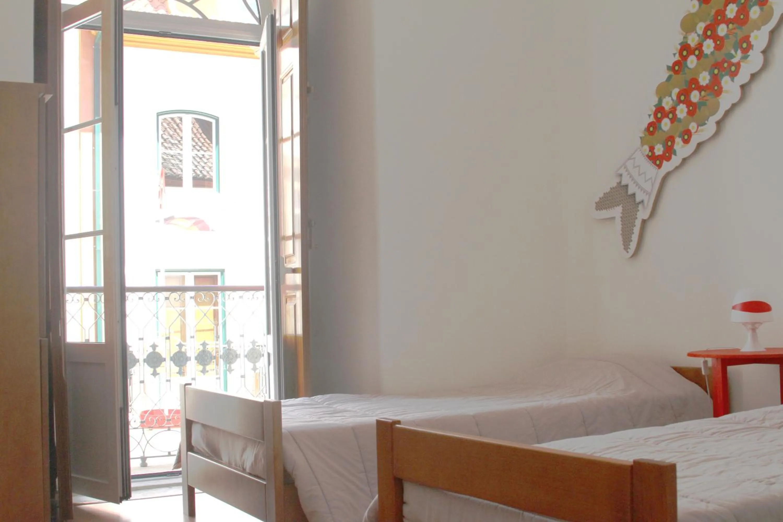 Photo of the whole room, Bed in Hostel 2300 Thomar