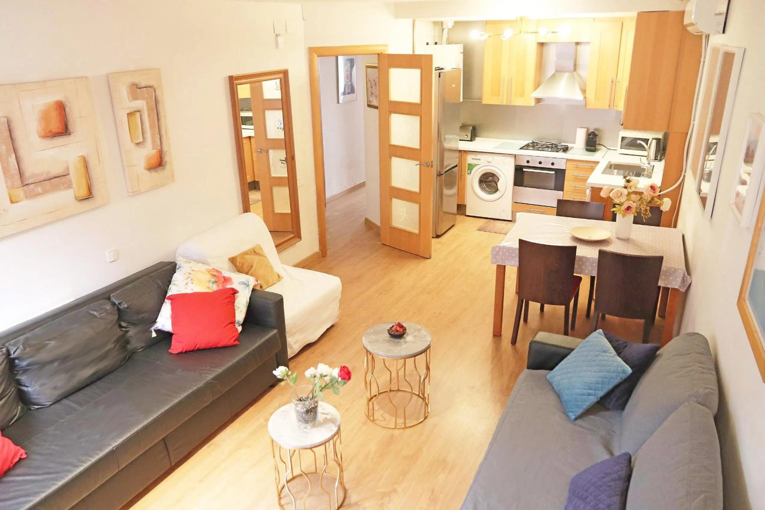 Living room in Bcn-rentals apartments in the Old town