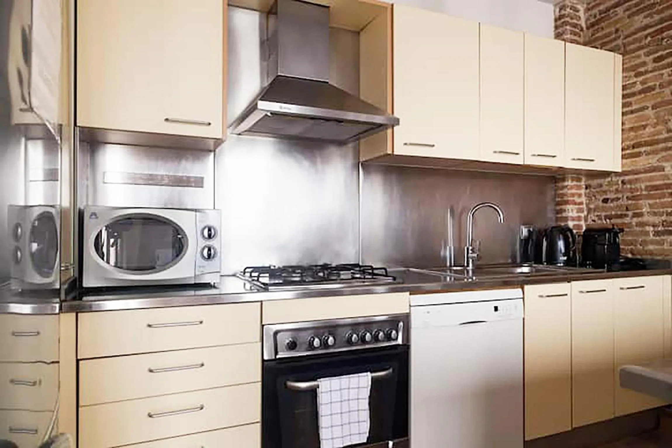 Kitchen or kitchenette in Bcn-rentals apartments in the Old town