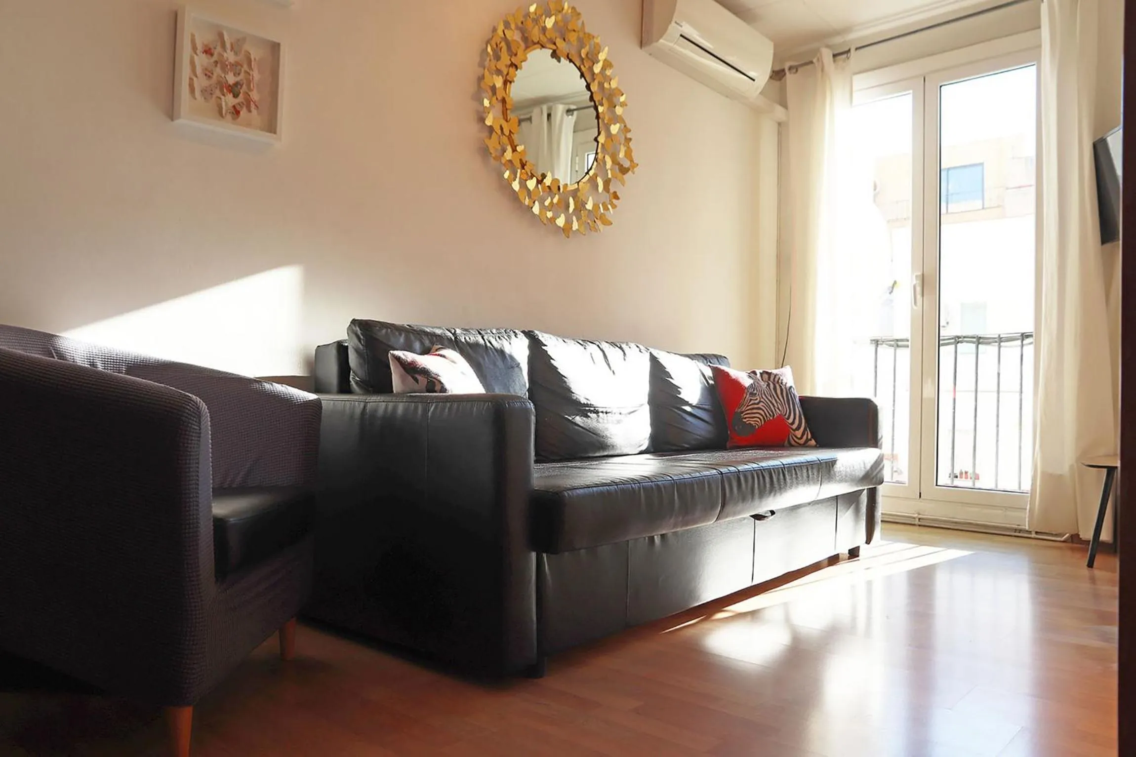 Living room in Bcn-rentals apartments in the Old town