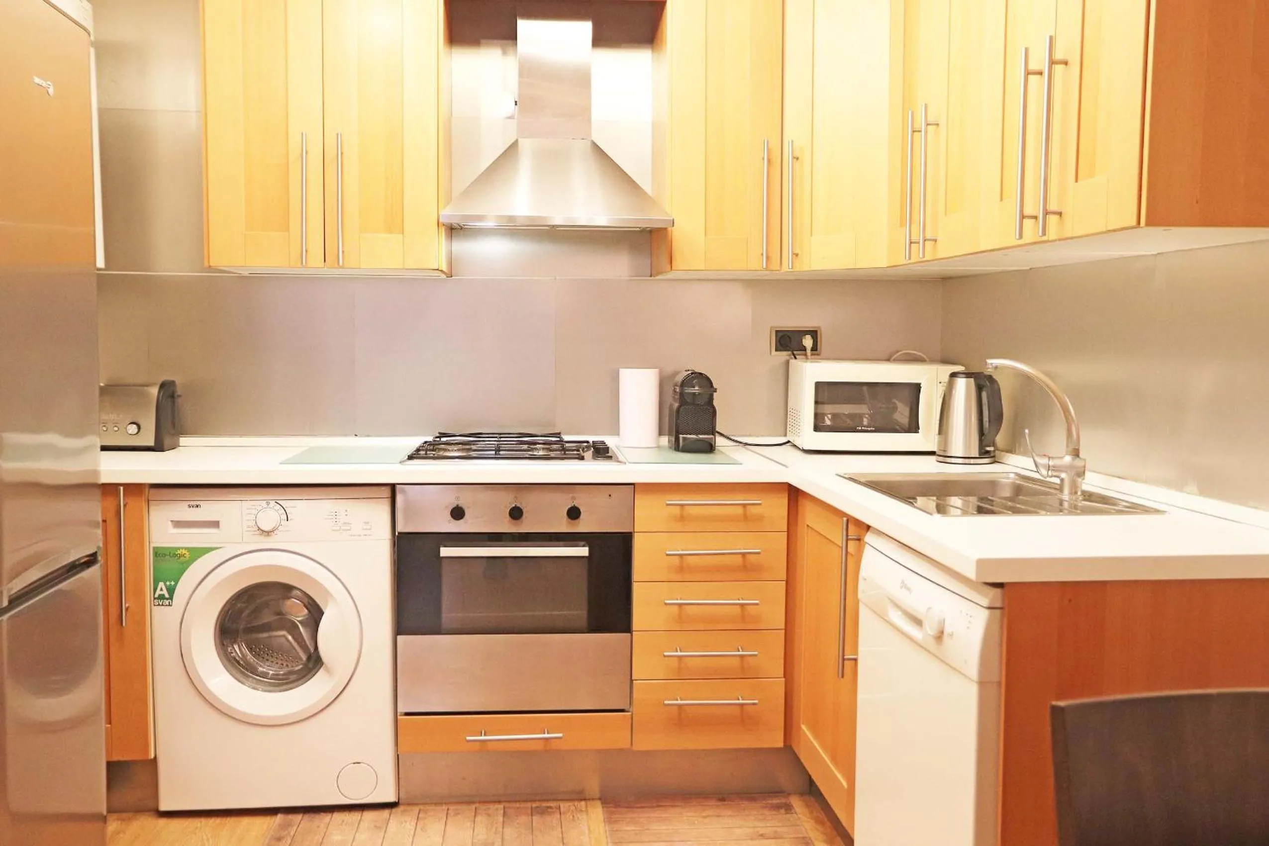 Kitchen or kitchenette in Bcn-rentals apartments in the Old town