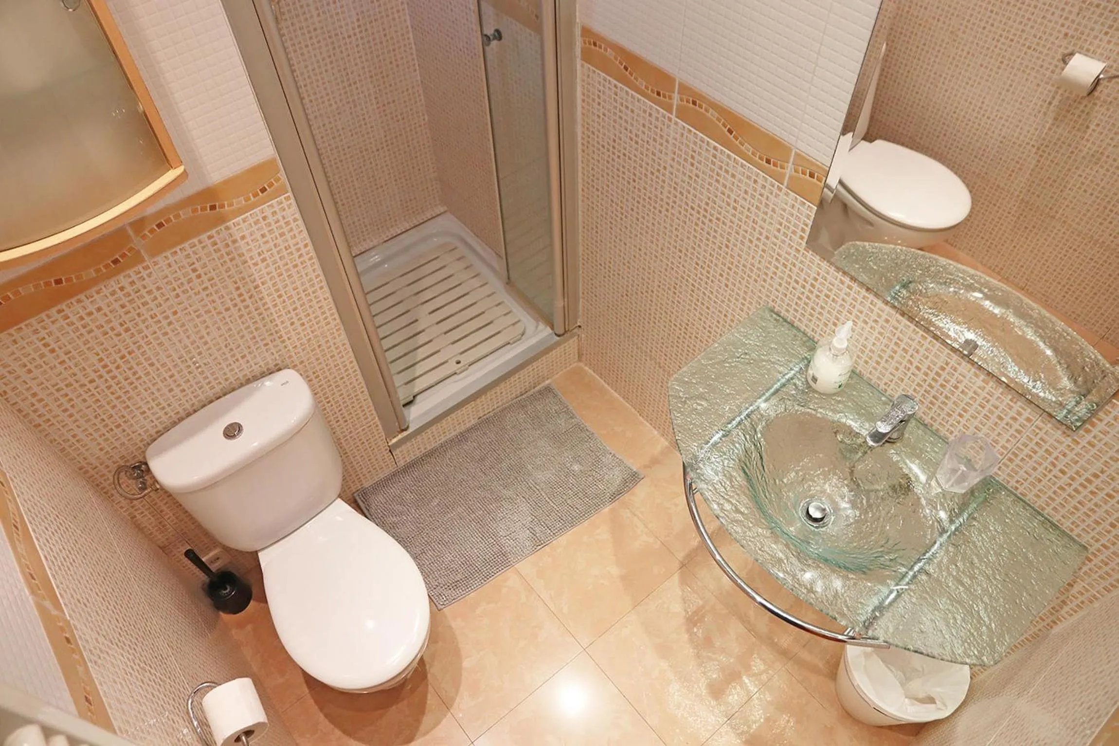 Bathroom in Bcn-rentals apartments in the Old town