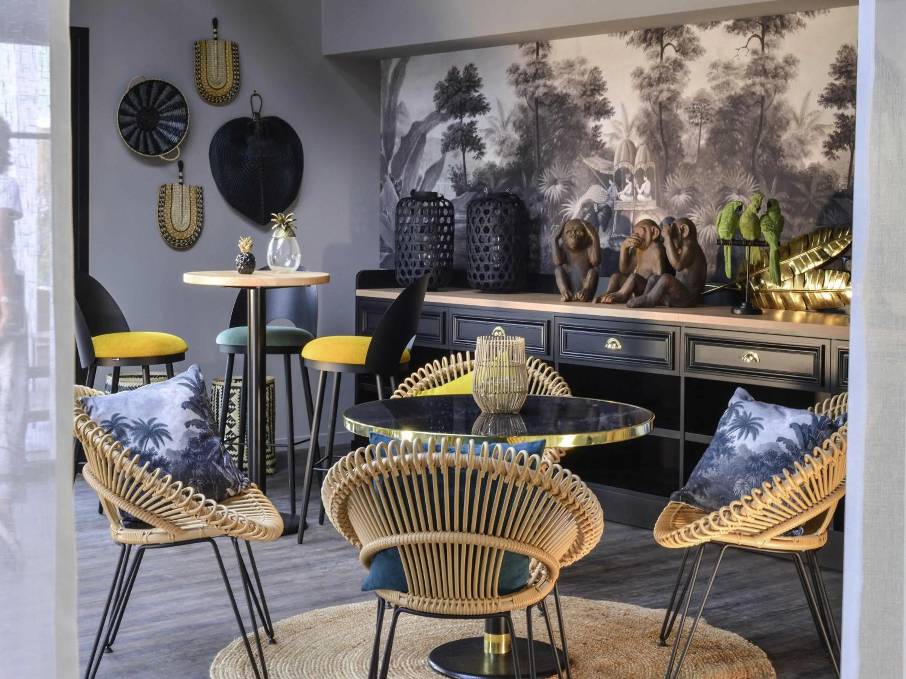 Breakfast in Mercure La Roche Sur Yon