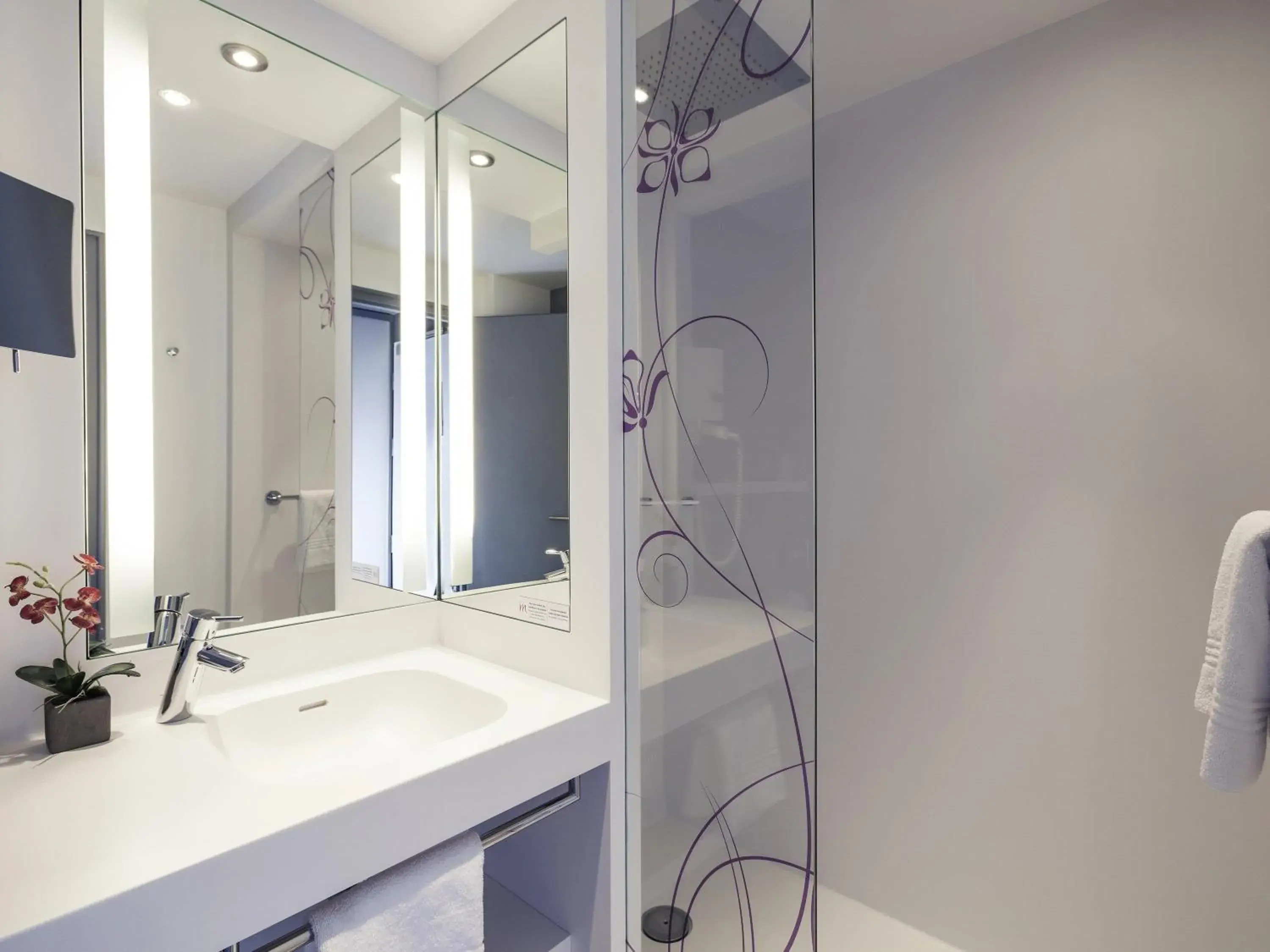 Classic Twin Room - single occupancy in Mercure La Roche Sur Yon Classic Twin Room - single occupancy in Mercure La Roche Sur Yon