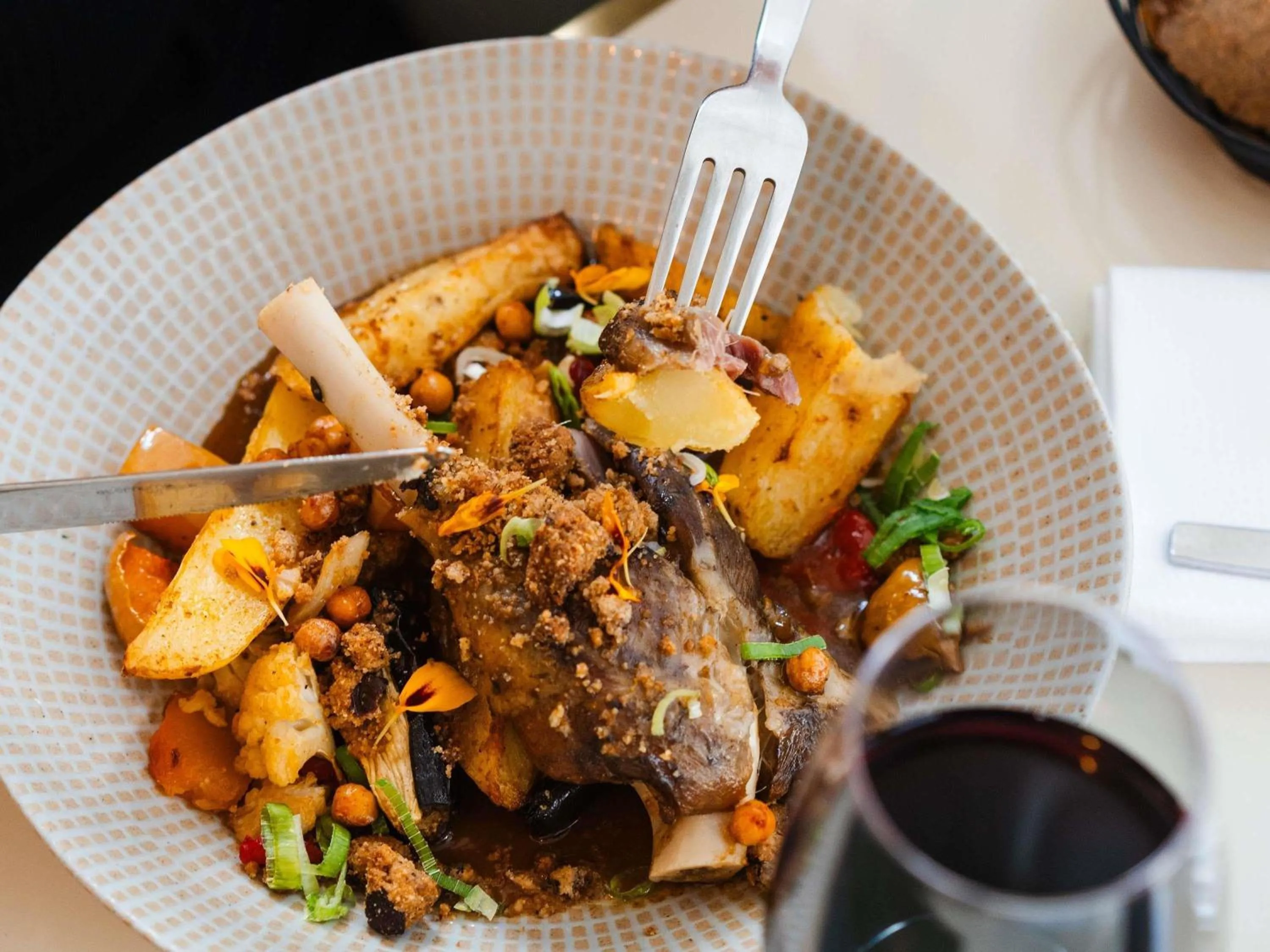 Restaurant/places to eat in Mercure La Roche Sur Yon