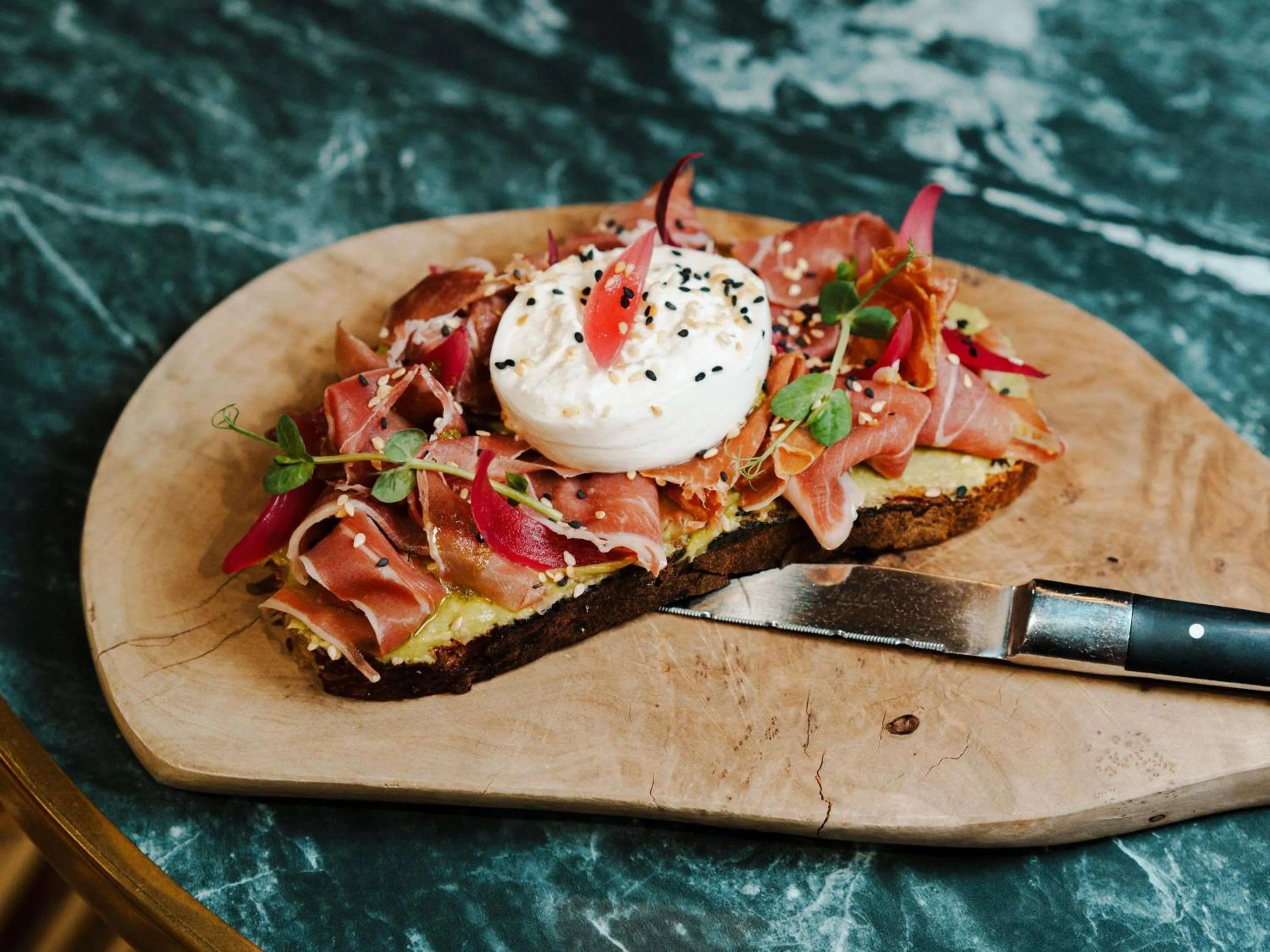 Lounge or bar in Mercure La Roche Sur Yon