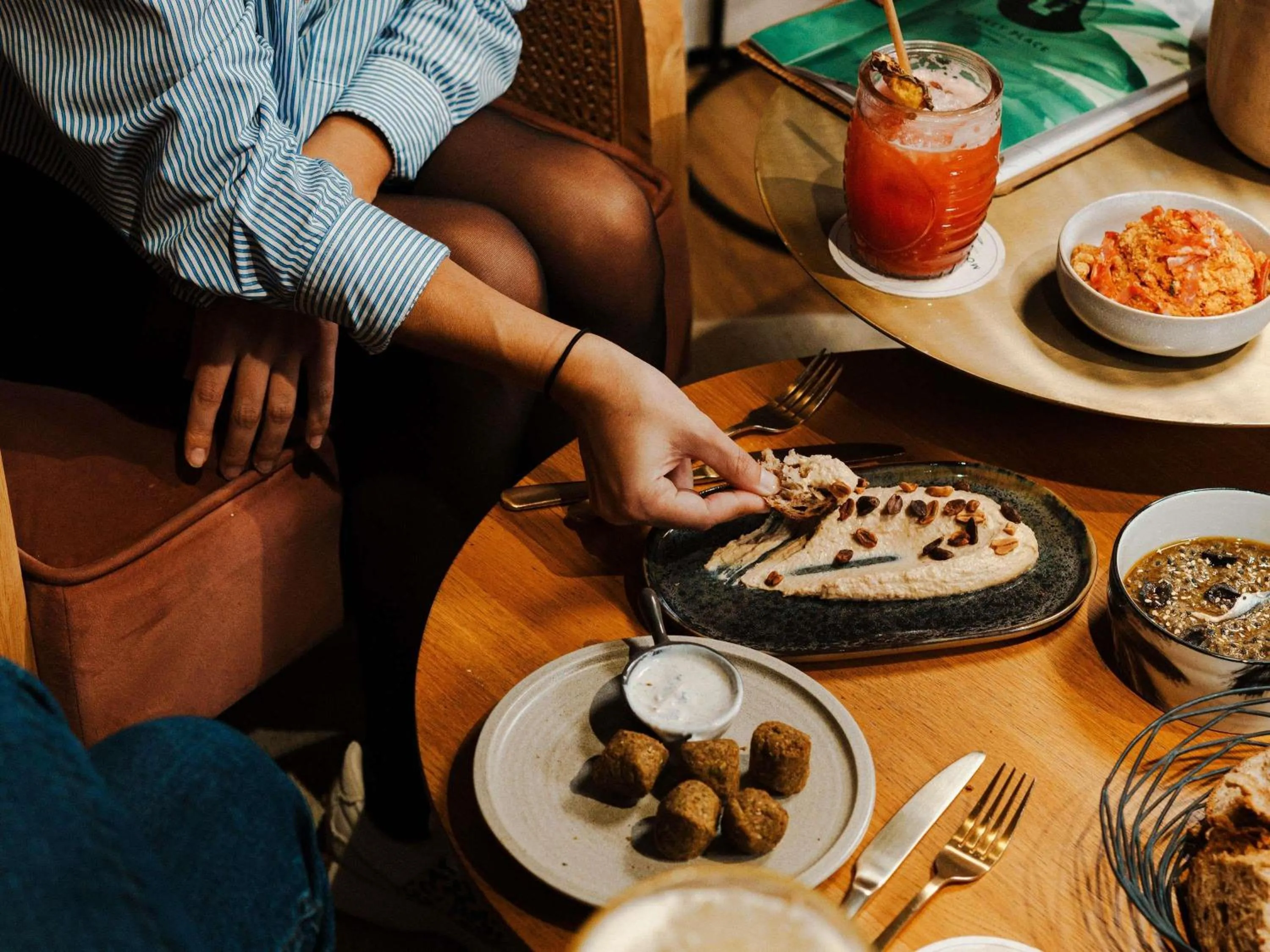 Lounge or bar in Mercure La Roche Sur Yon