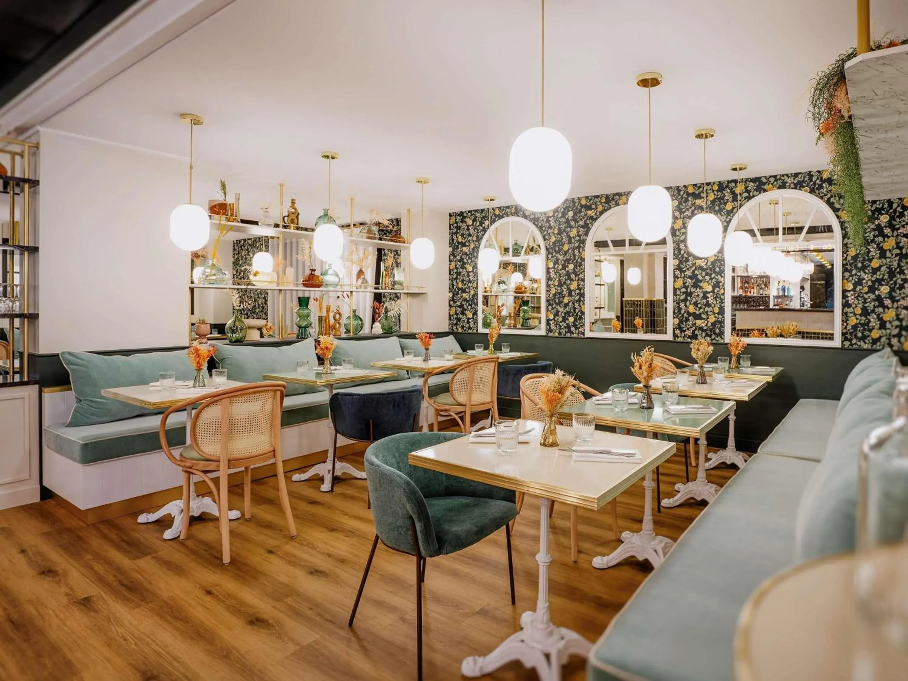 Restaurant/places to eat in Mercure La Roche Sur Yon Restaurant/places to eat in Mercure La Roche Sur Yon