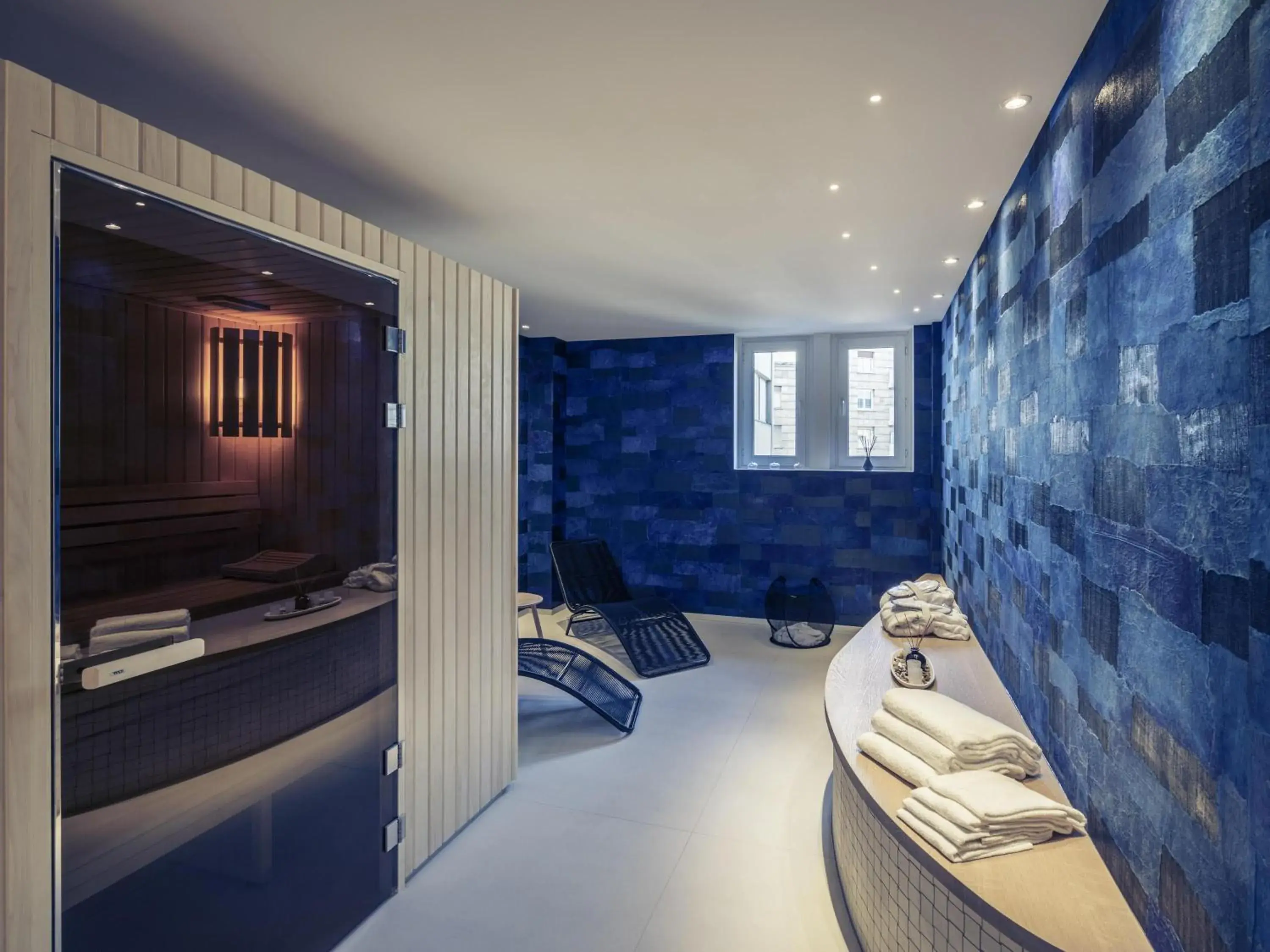 Fitness centre/facilities, Bed in Mercure Mulhouse Centre Fitness centre/facilities, Bed in Mercure Mulhouse Centre