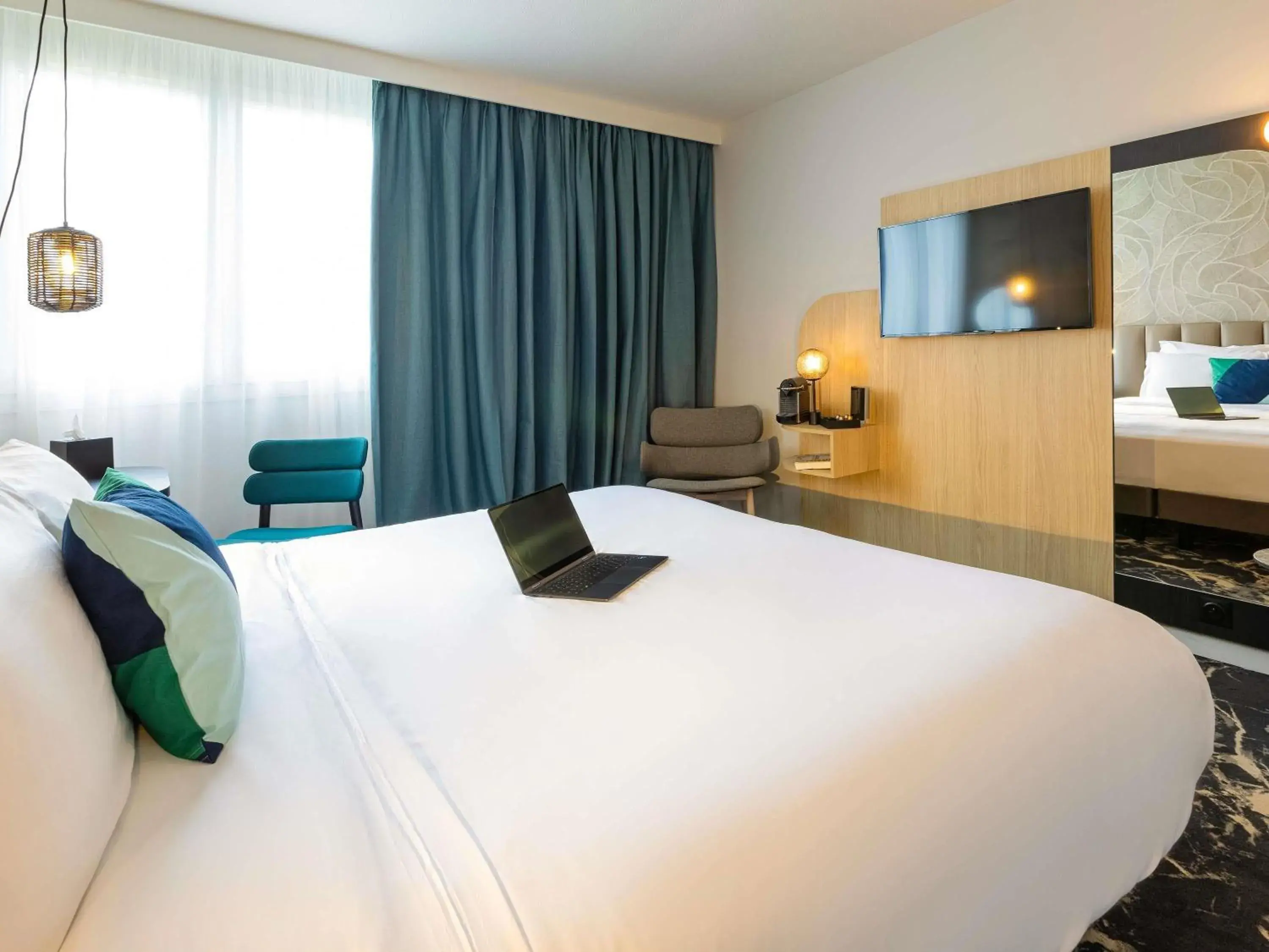 Bedroom, Bed in Mercure Mulhouse Centre Bedroom, Bed in Mercure Mulhouse Centre